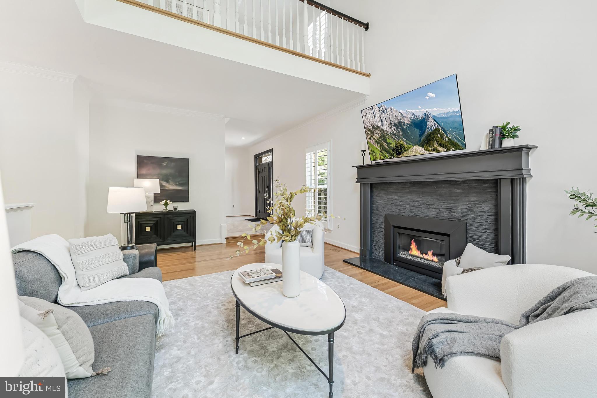 MC LEAN OAKS - Residential