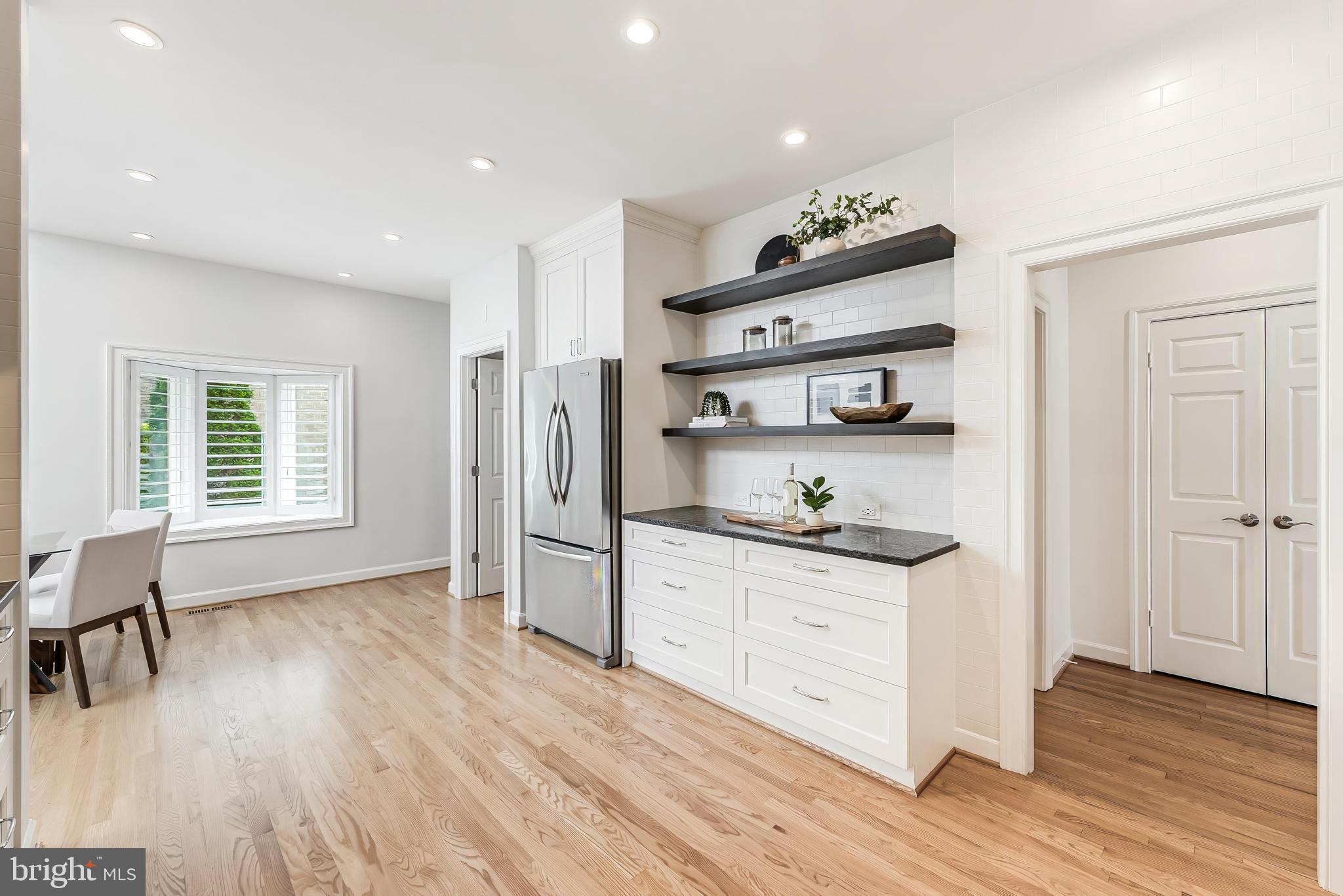 MC LEAN OAKS - Residential