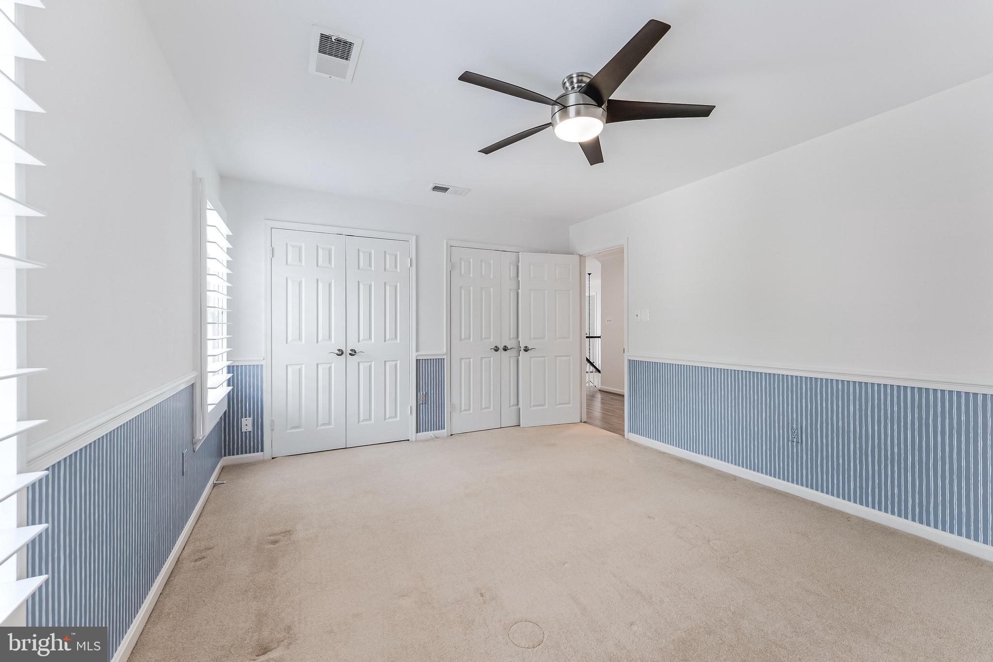 MC LEAN OAKS - Residential