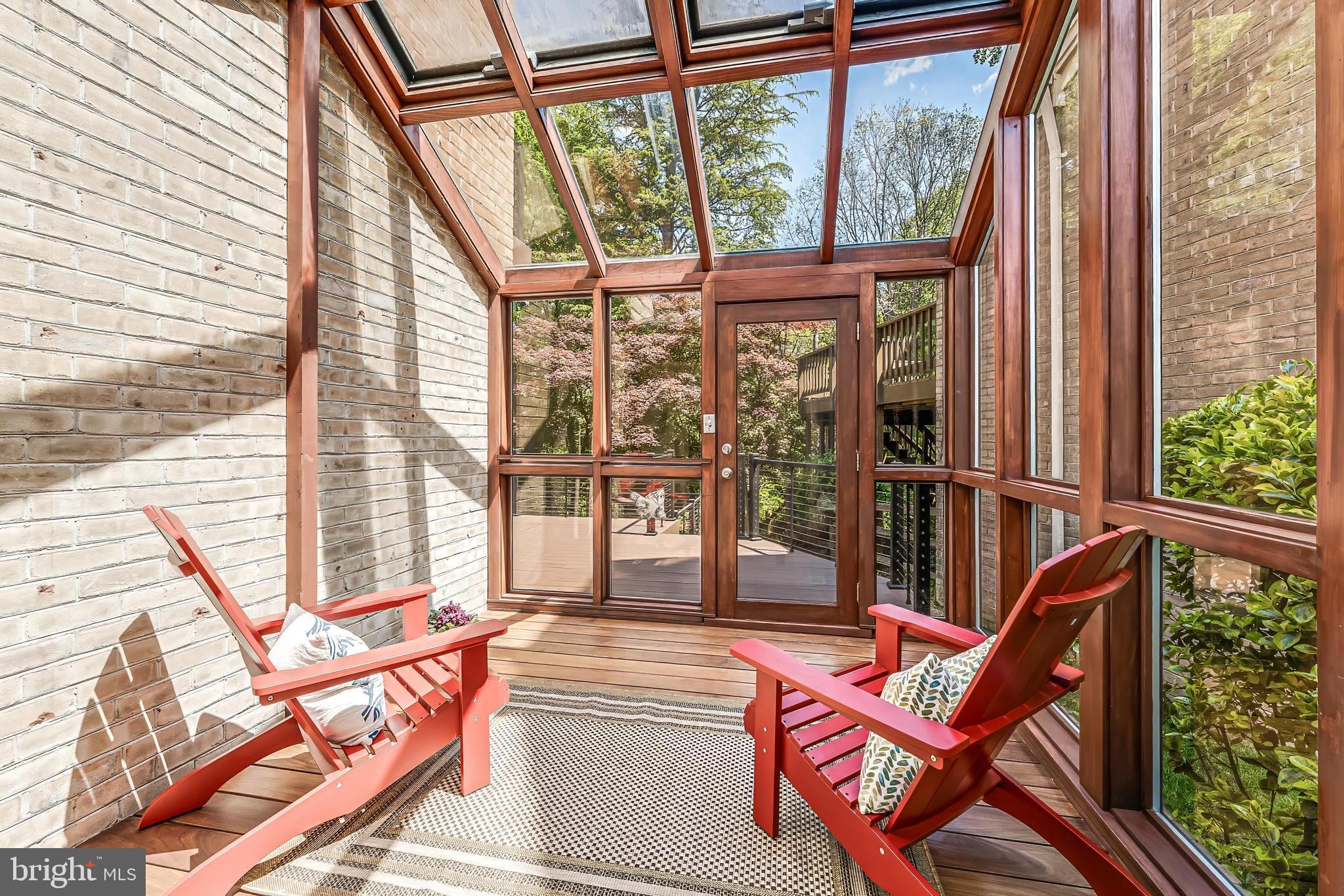 MC LEAN OAKS - Residential