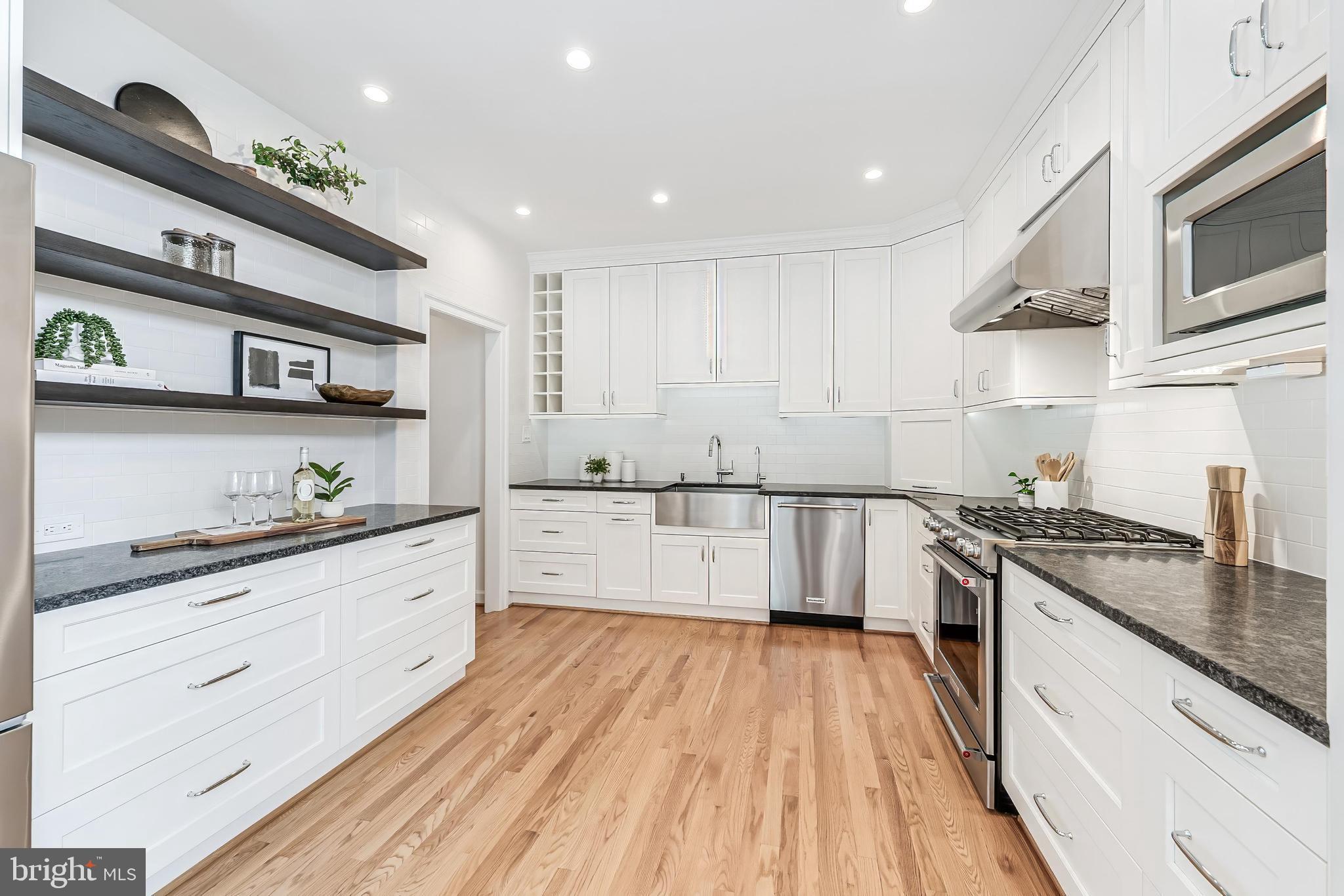 MC LEAN OAKS - Residential