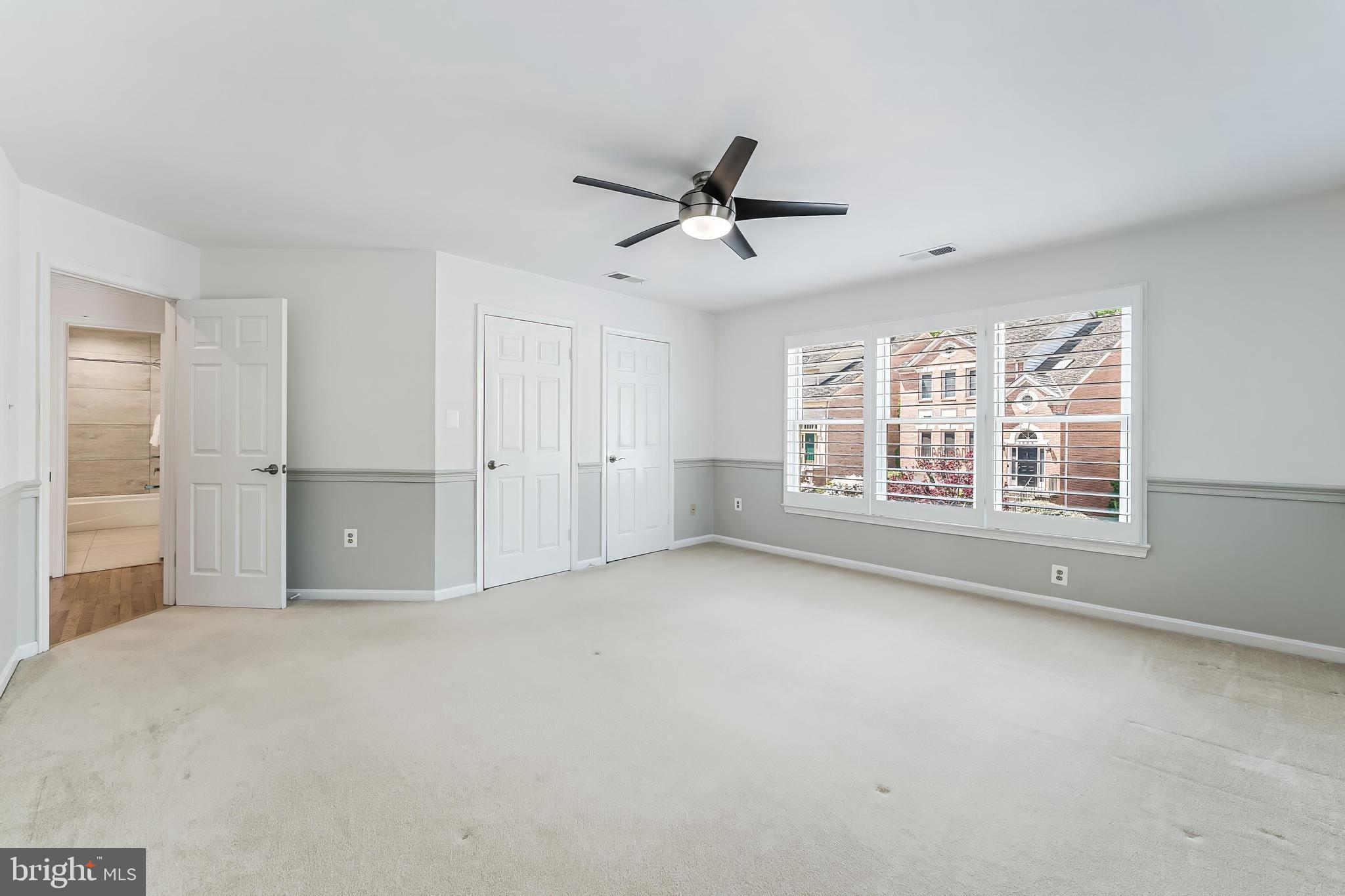 MC LEAN OAKS - Residential