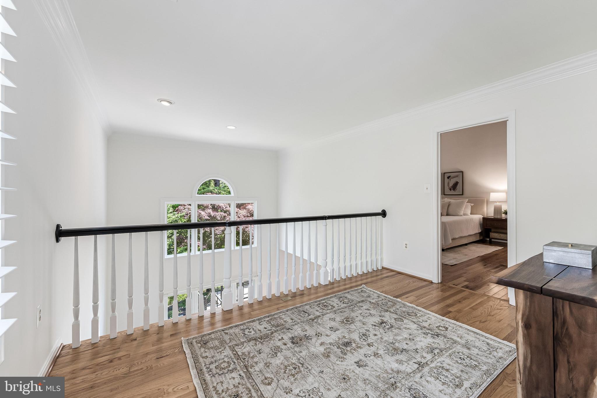 MC LEAN OAKS - Residential