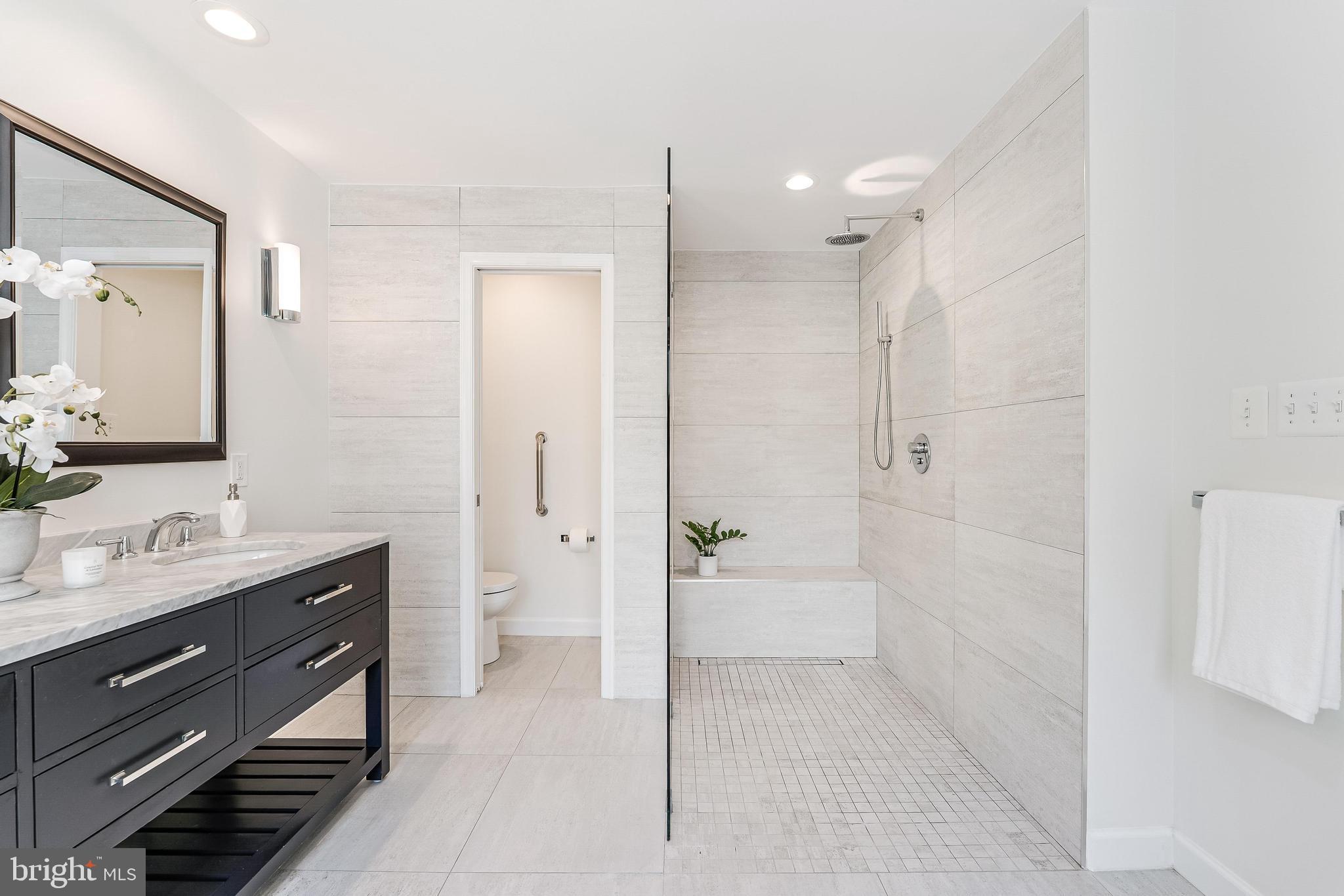 MC LEAN OAKS - Residential