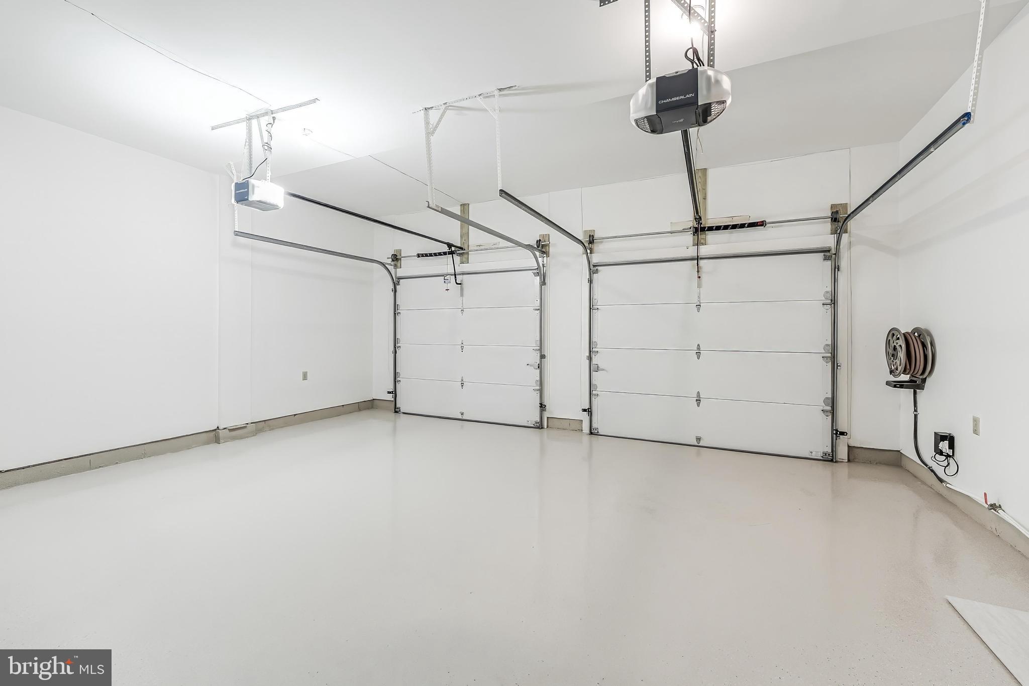 MC LEAN OAKS - Residential