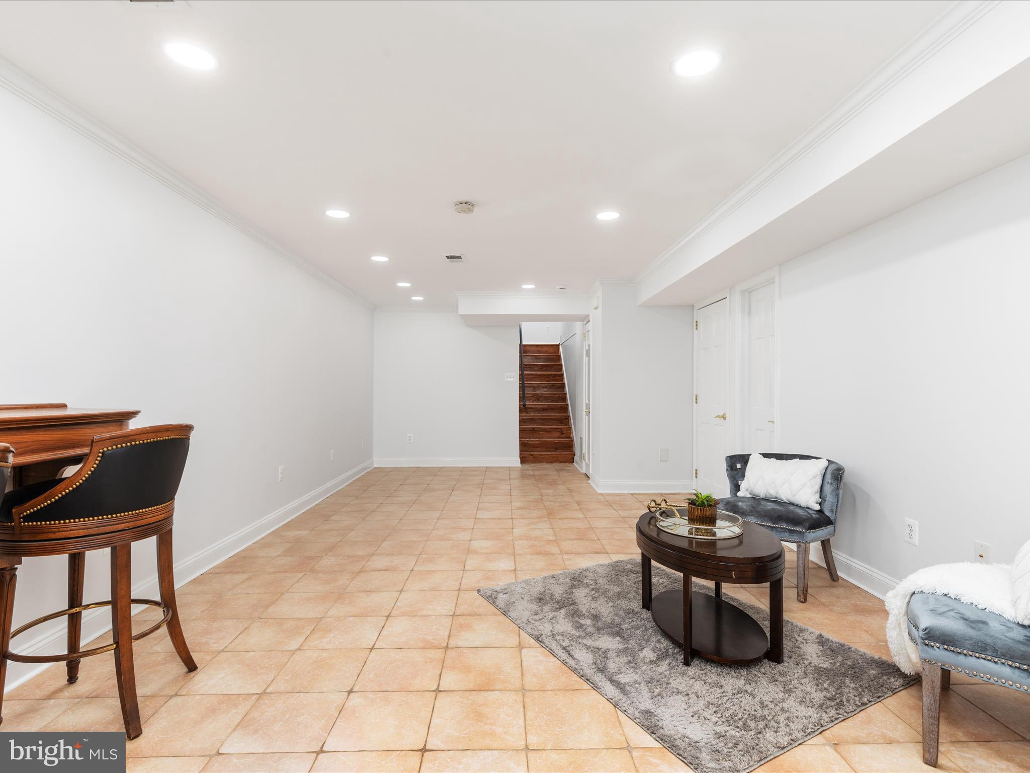 LANGLEY OAKS - Residential