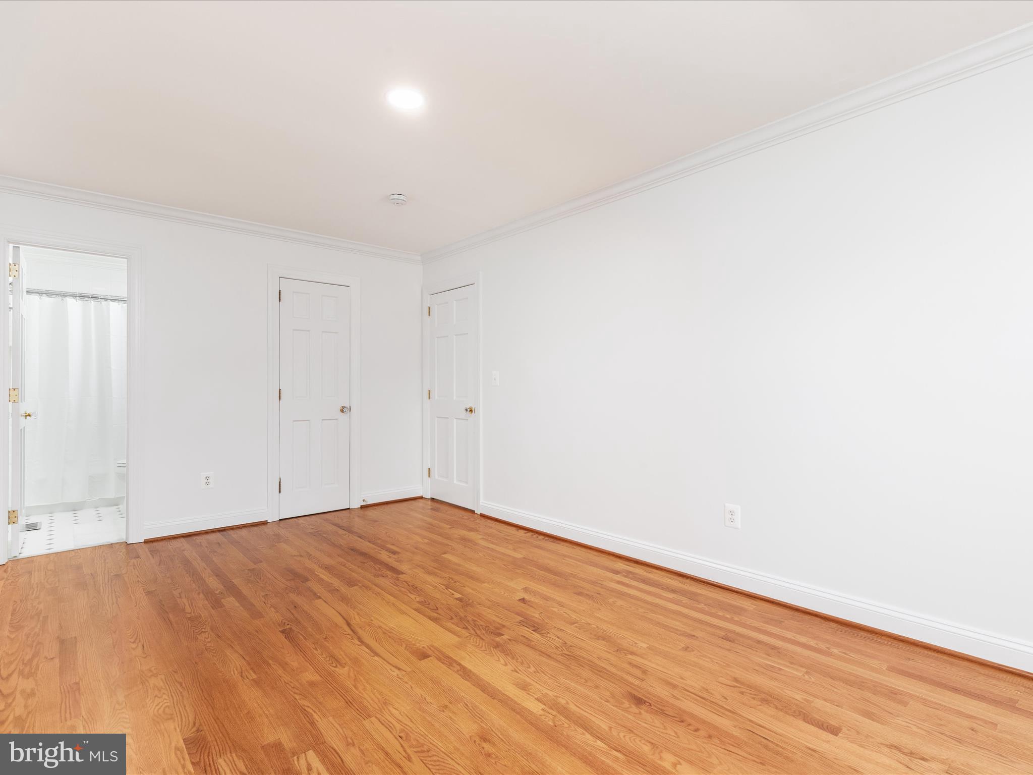 LANGLEY OAKS - Residential