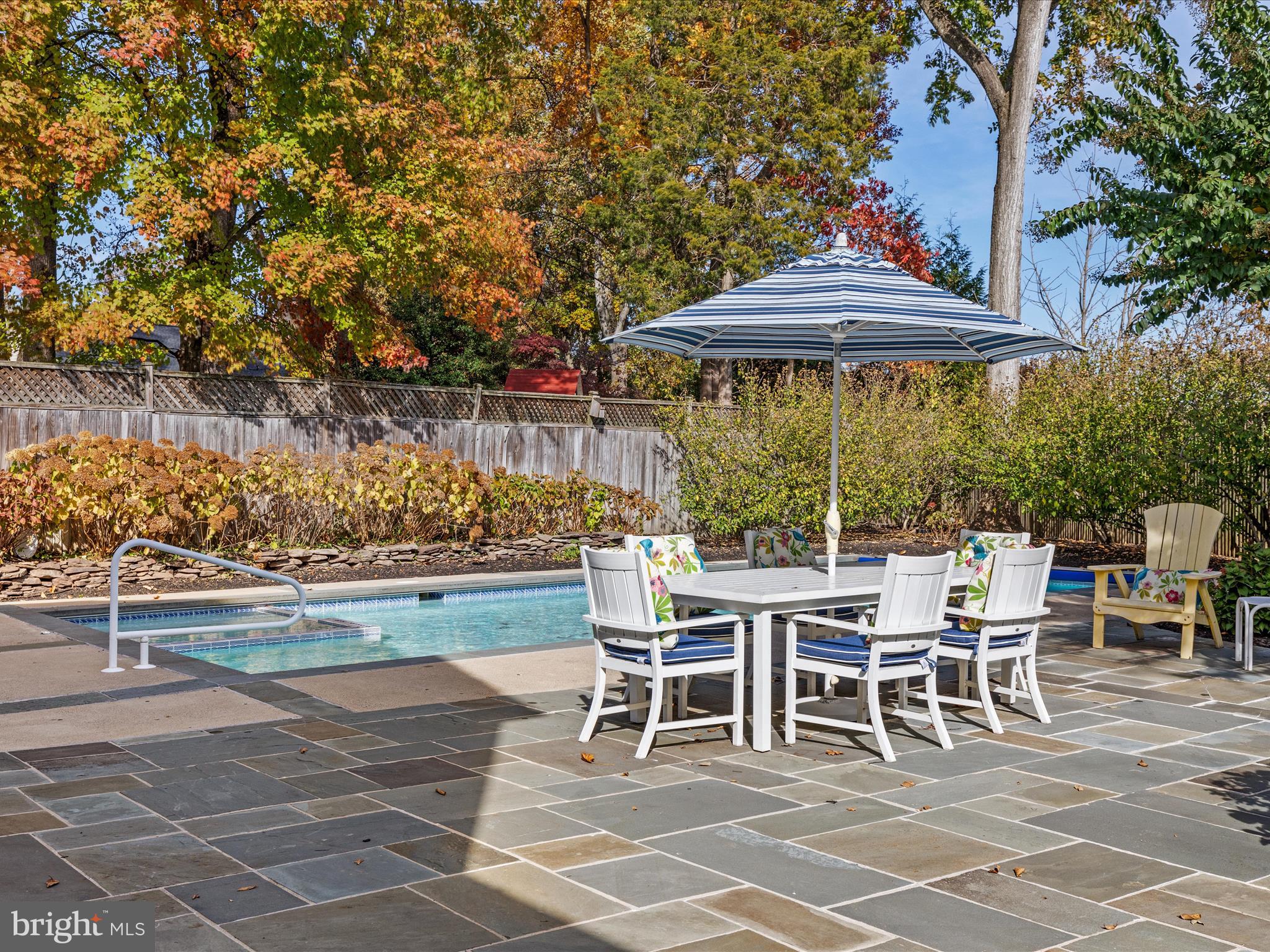 LANGLEY OAKS - Residential