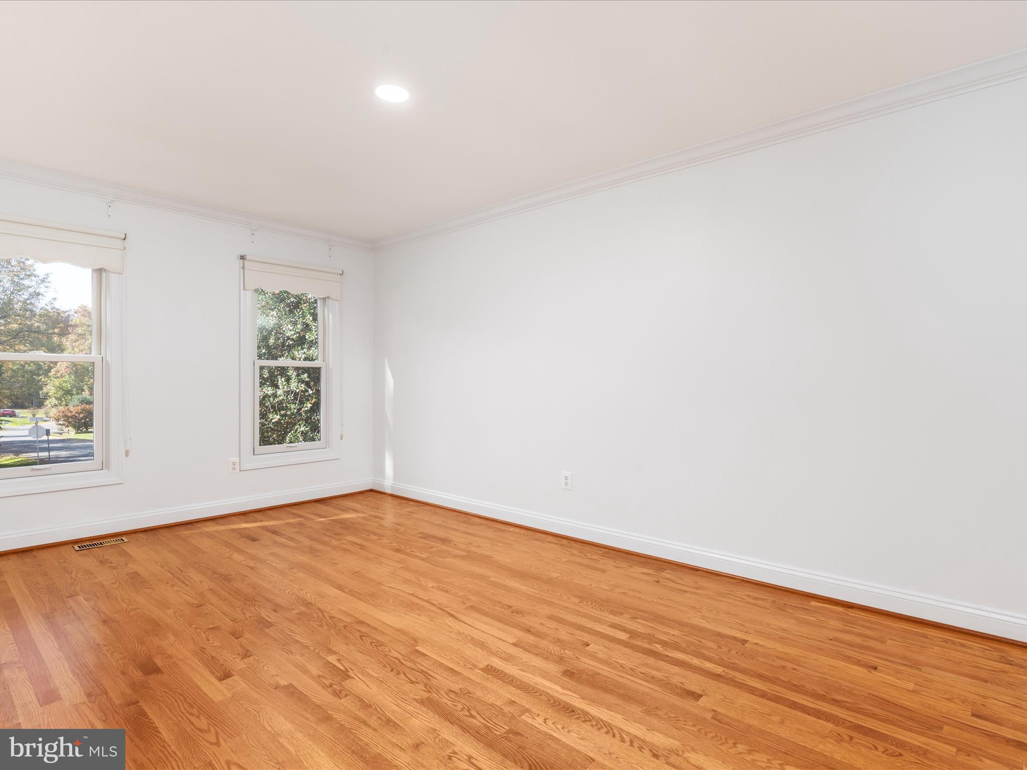 LANGLEY OAKS - Residential