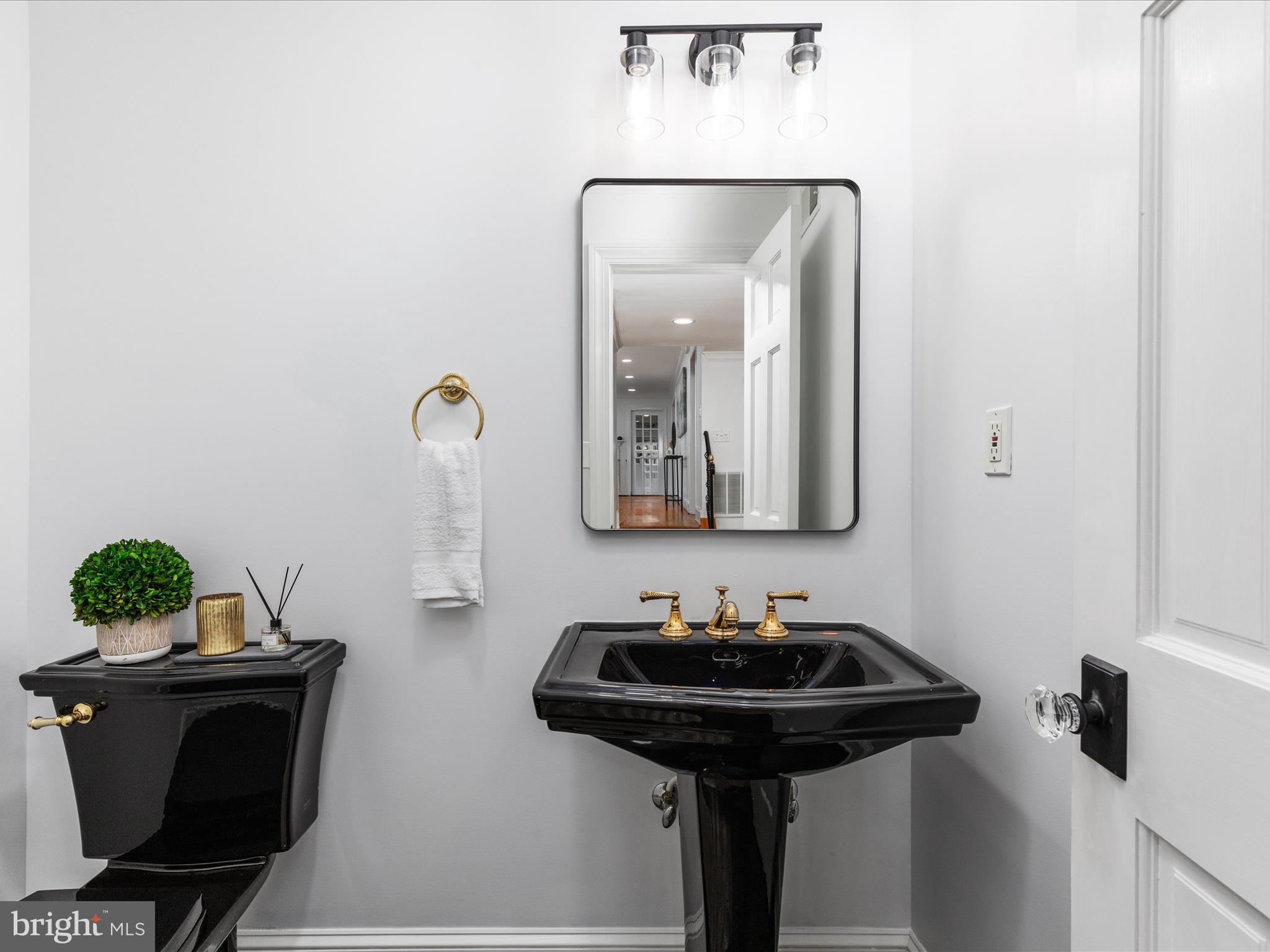 LANGLEY OAKS - Residential