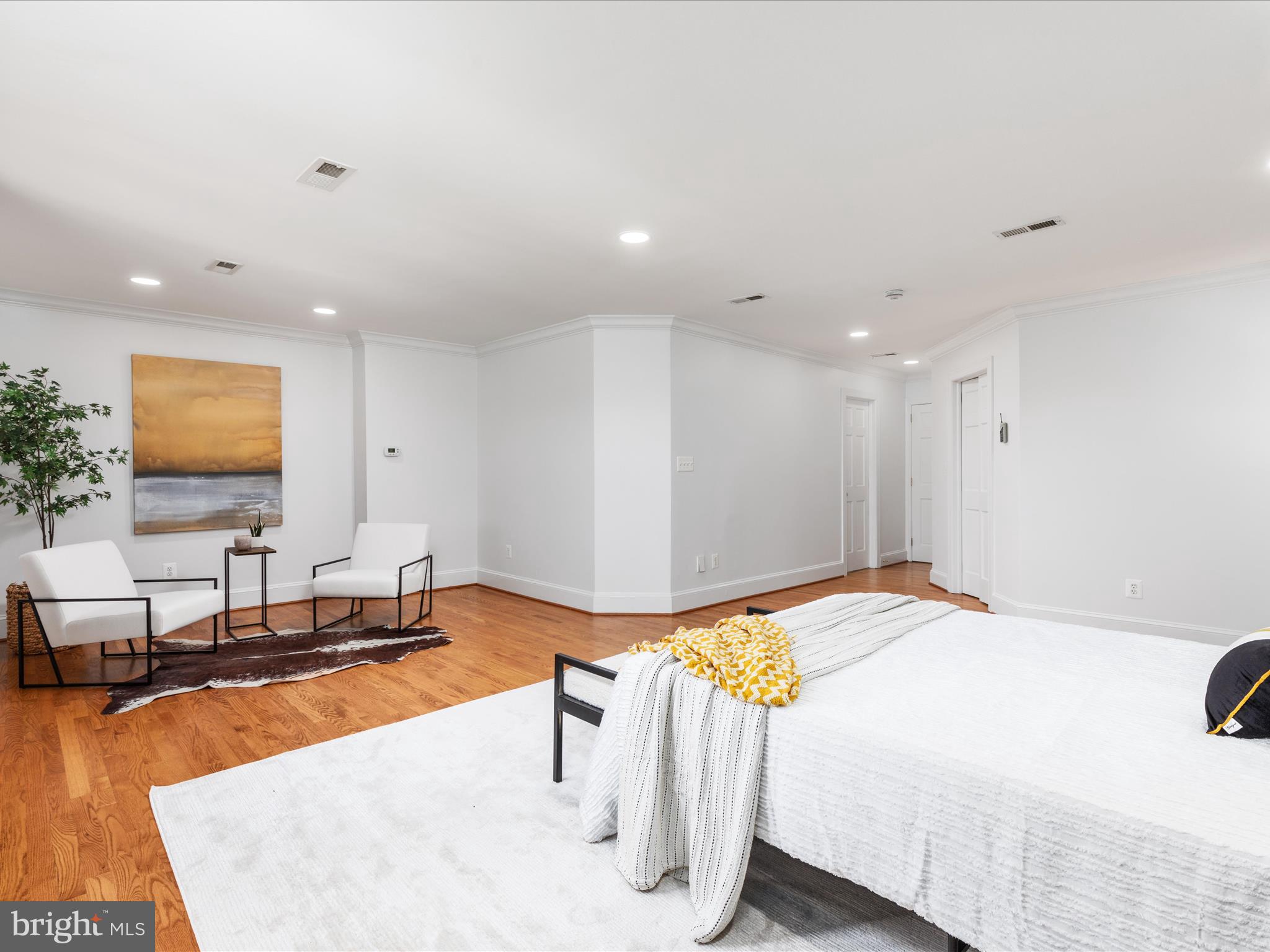 LANGLEY OAKS - Residential