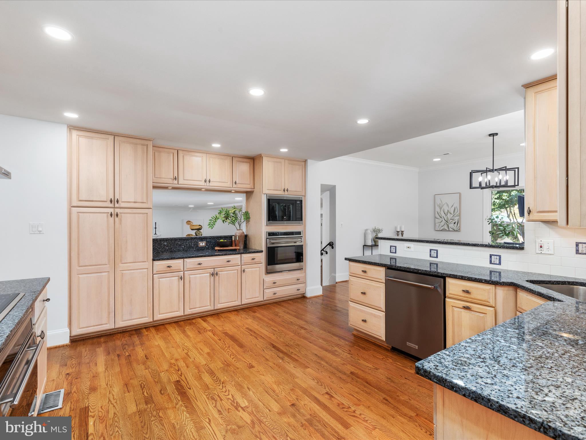 LANGLEY OAKS - Residential