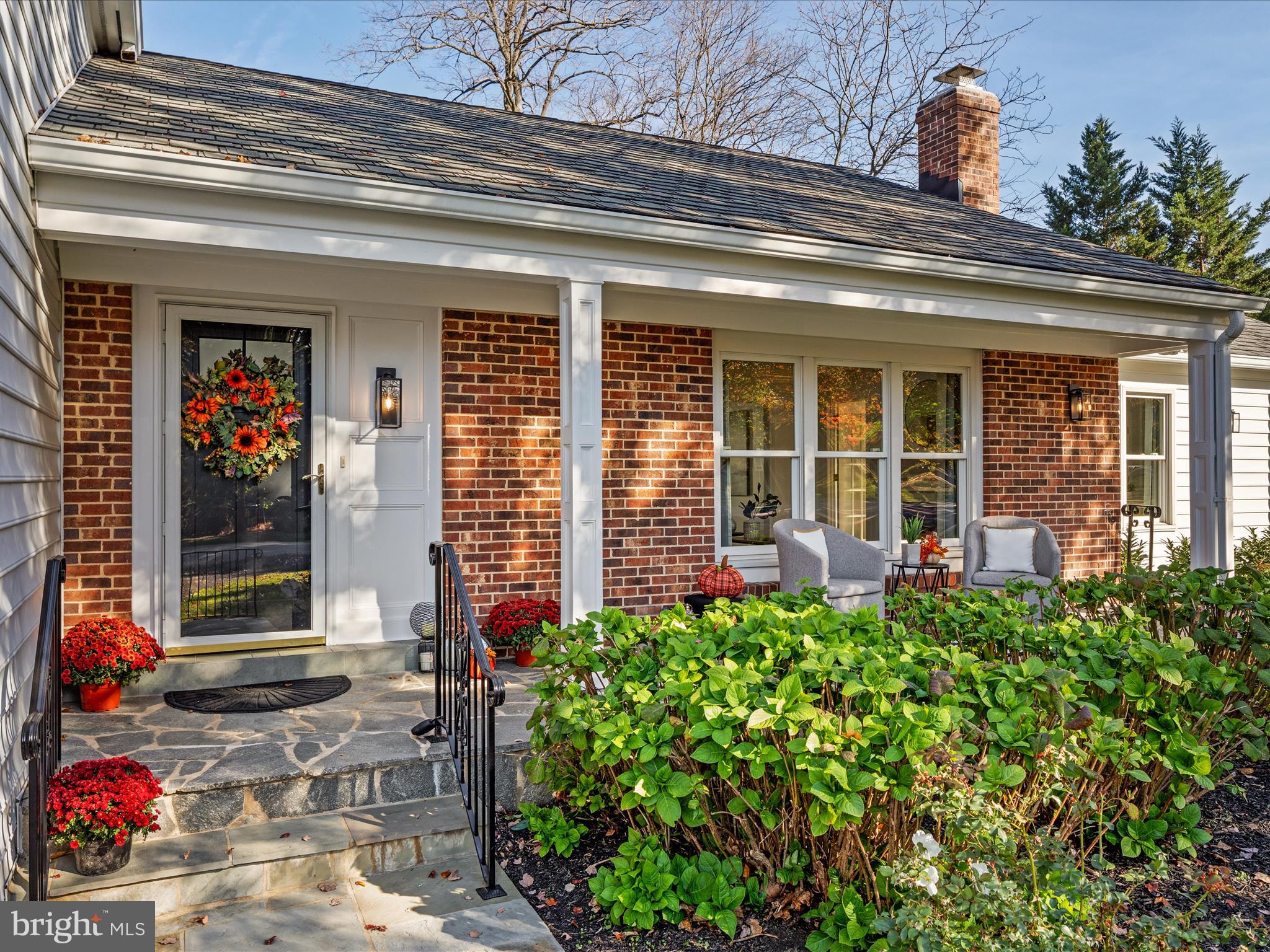 LANGLEY OAKS - Residential