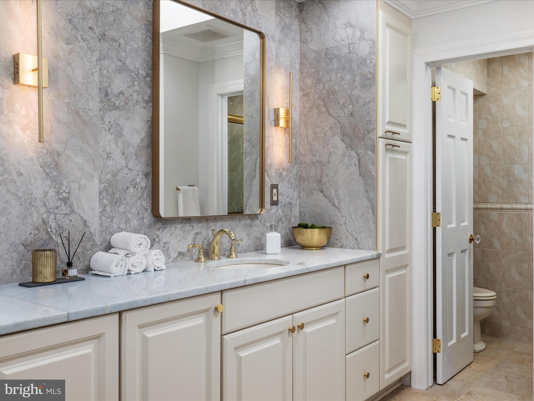 LANGLEY OAKS - Residential