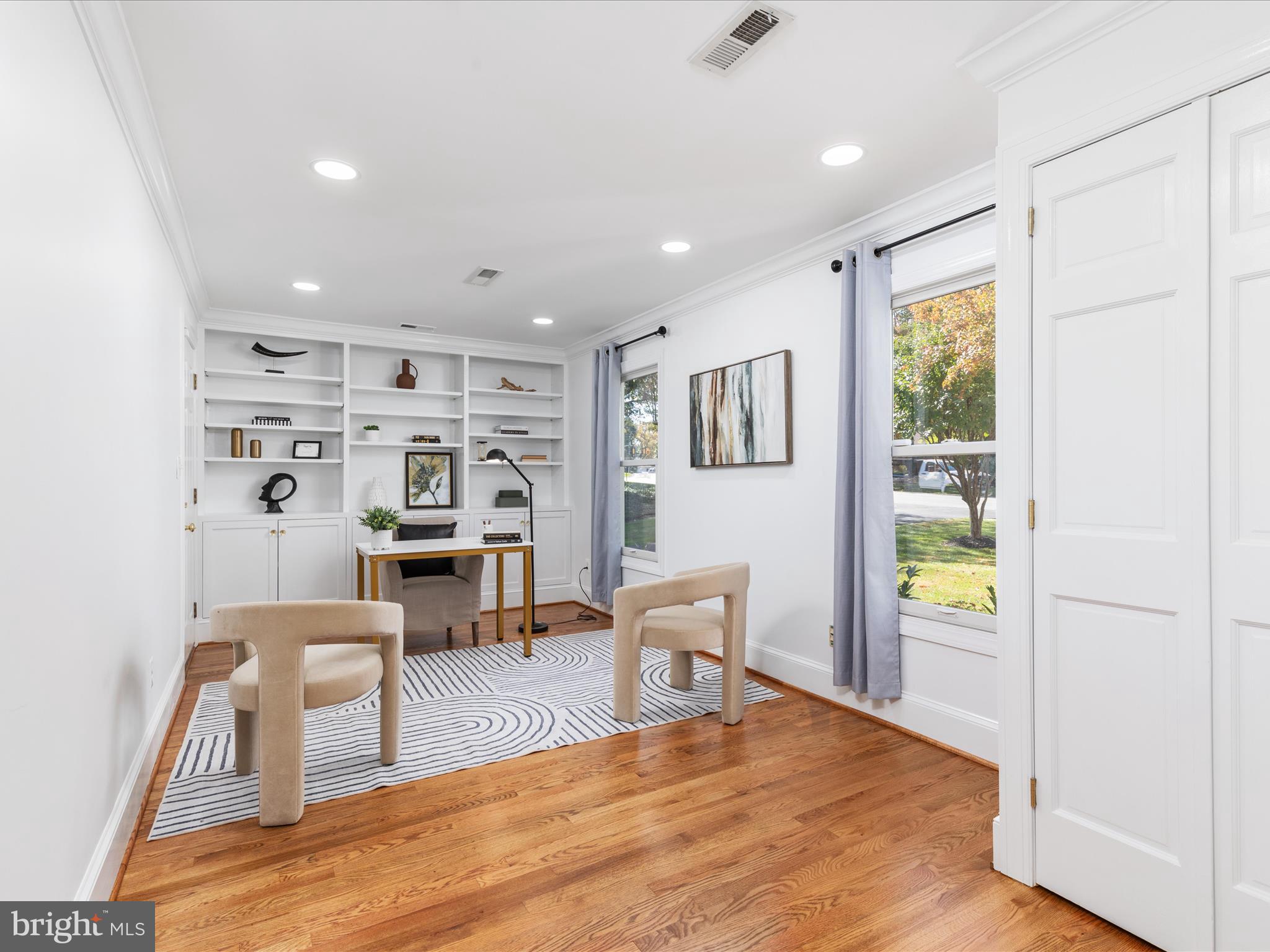 LANGLEY OAKS - Residential