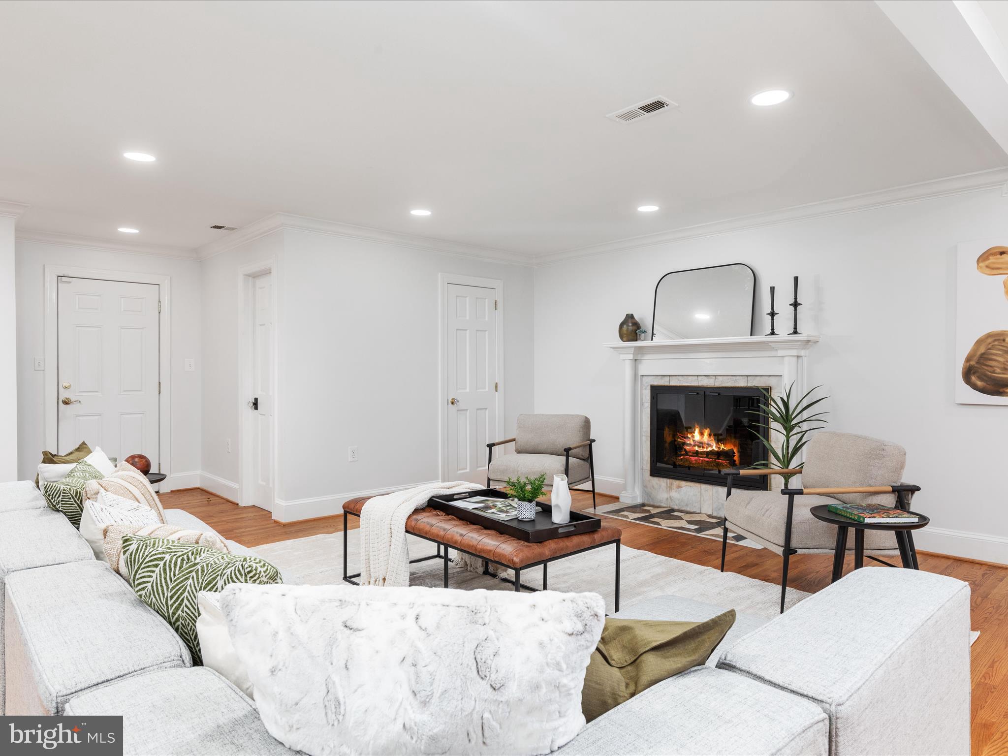 LANGLEY OAKS - Residential