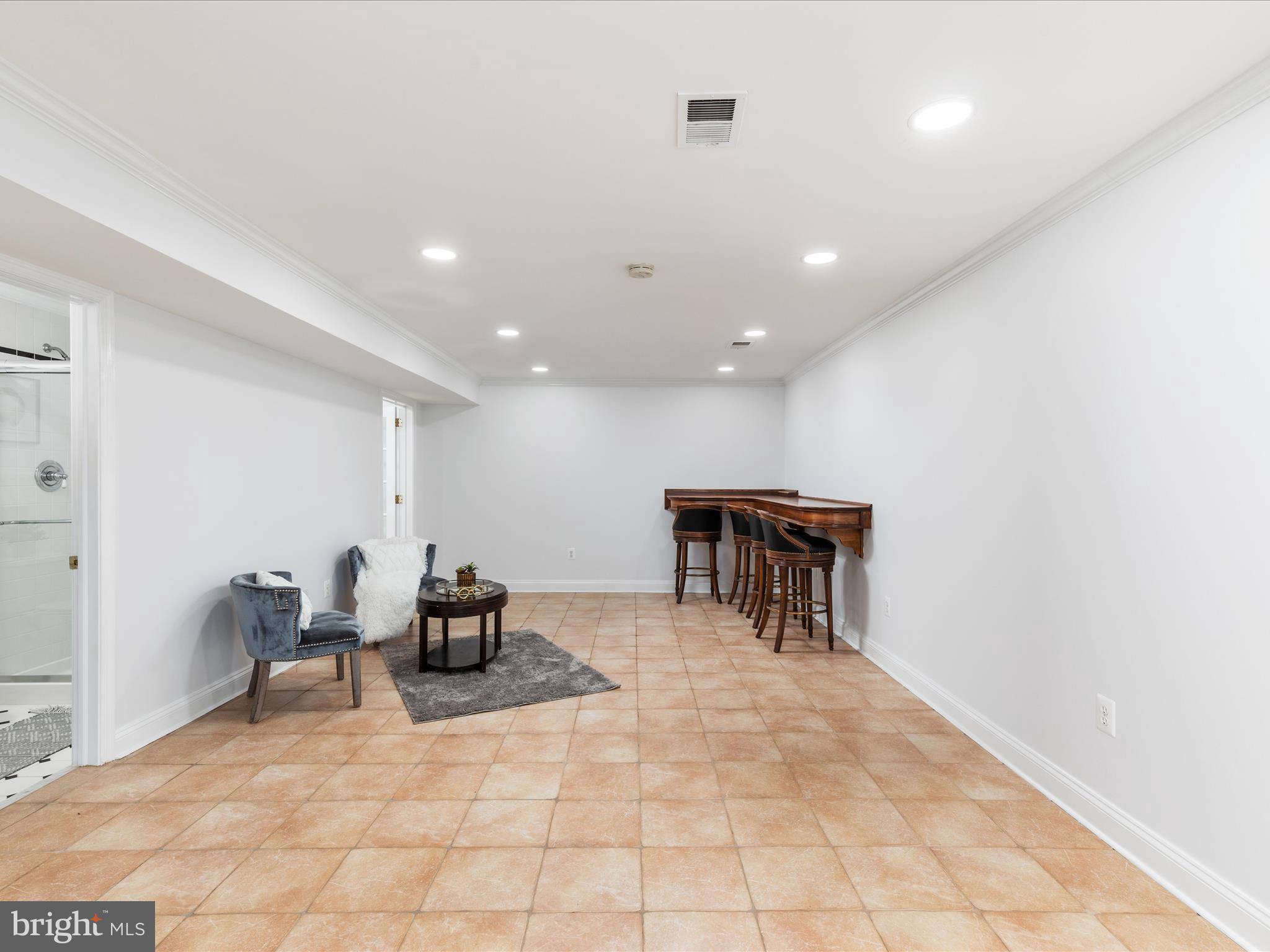 LANGLEY OAKS - Residential