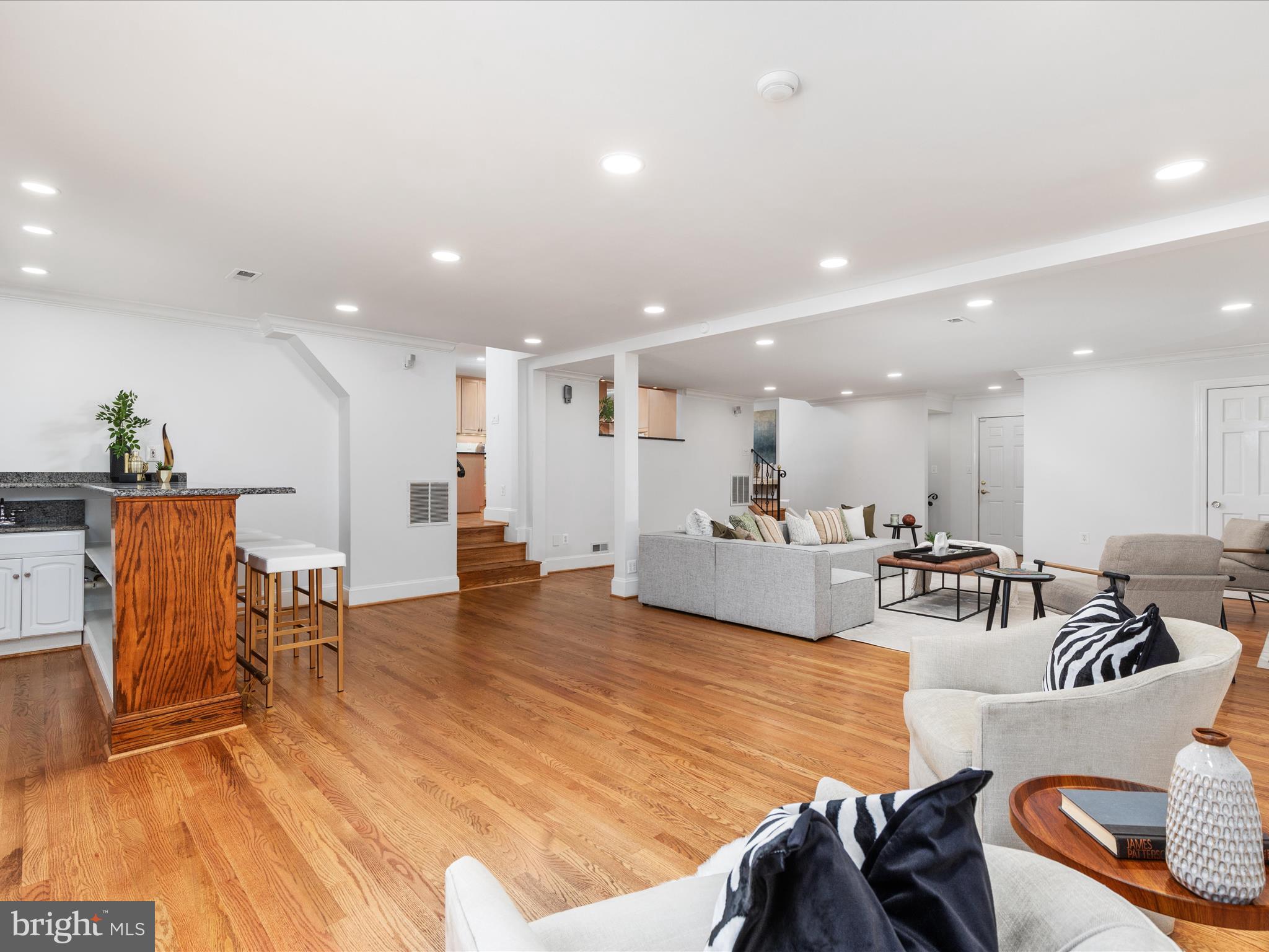 LANGLEY OAKS - Residential