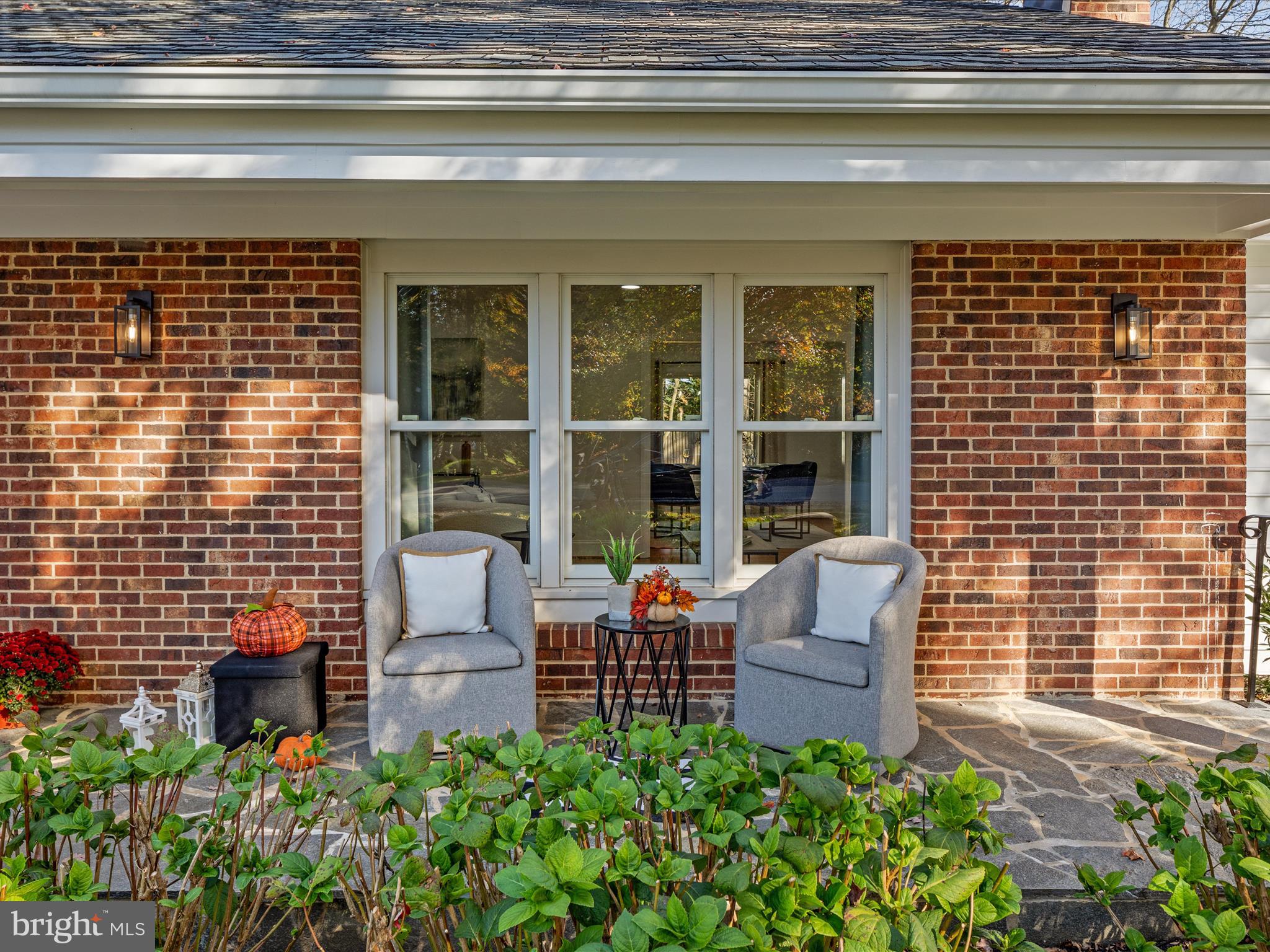 LANGLEY OAKS - Residential