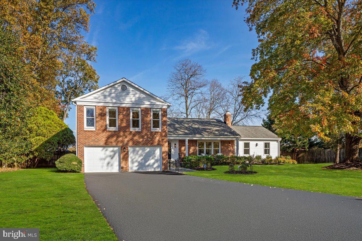 LANGLEY OAKS - Residential