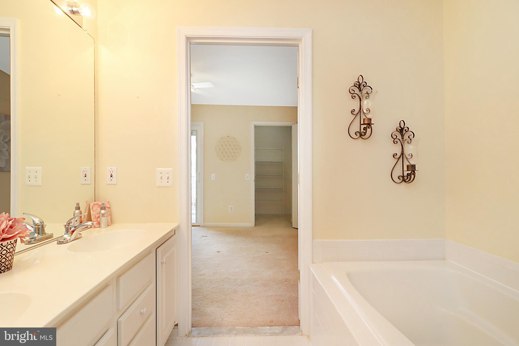 FAIR LAKES CONDO - Residential