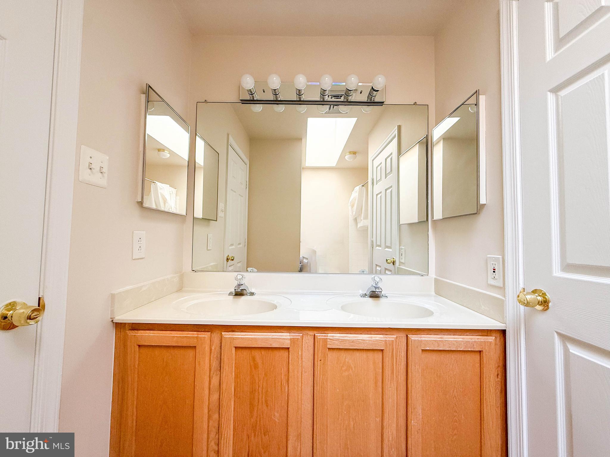 PLEASANT HILLS - Residential Lease