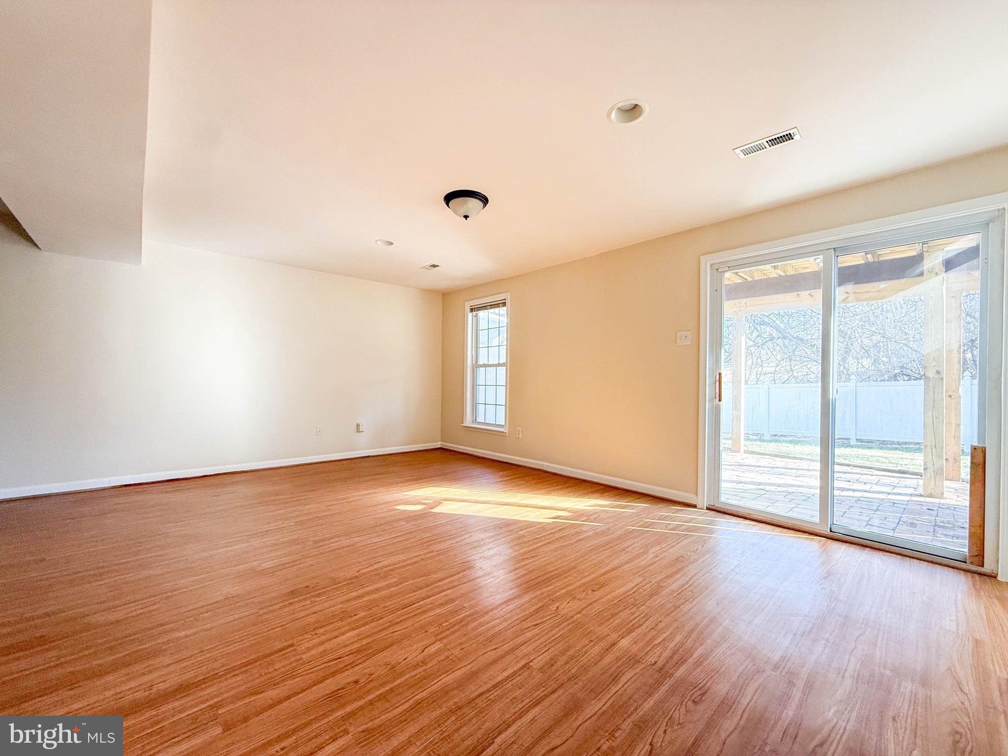 PLEASANT HILLS - Residential Lease