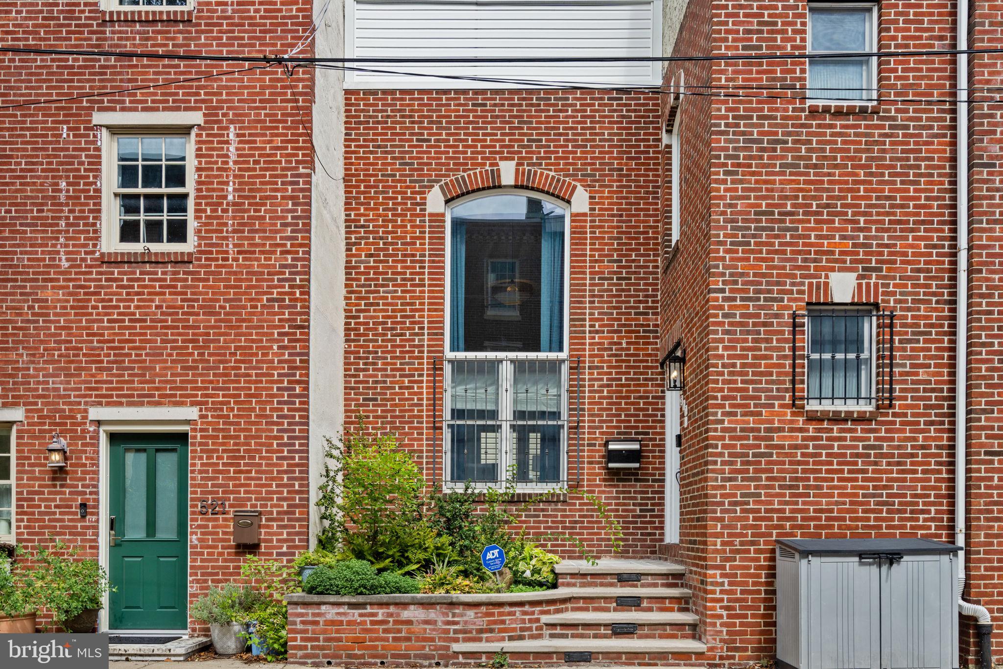 517 KAUFFMAN STREET
