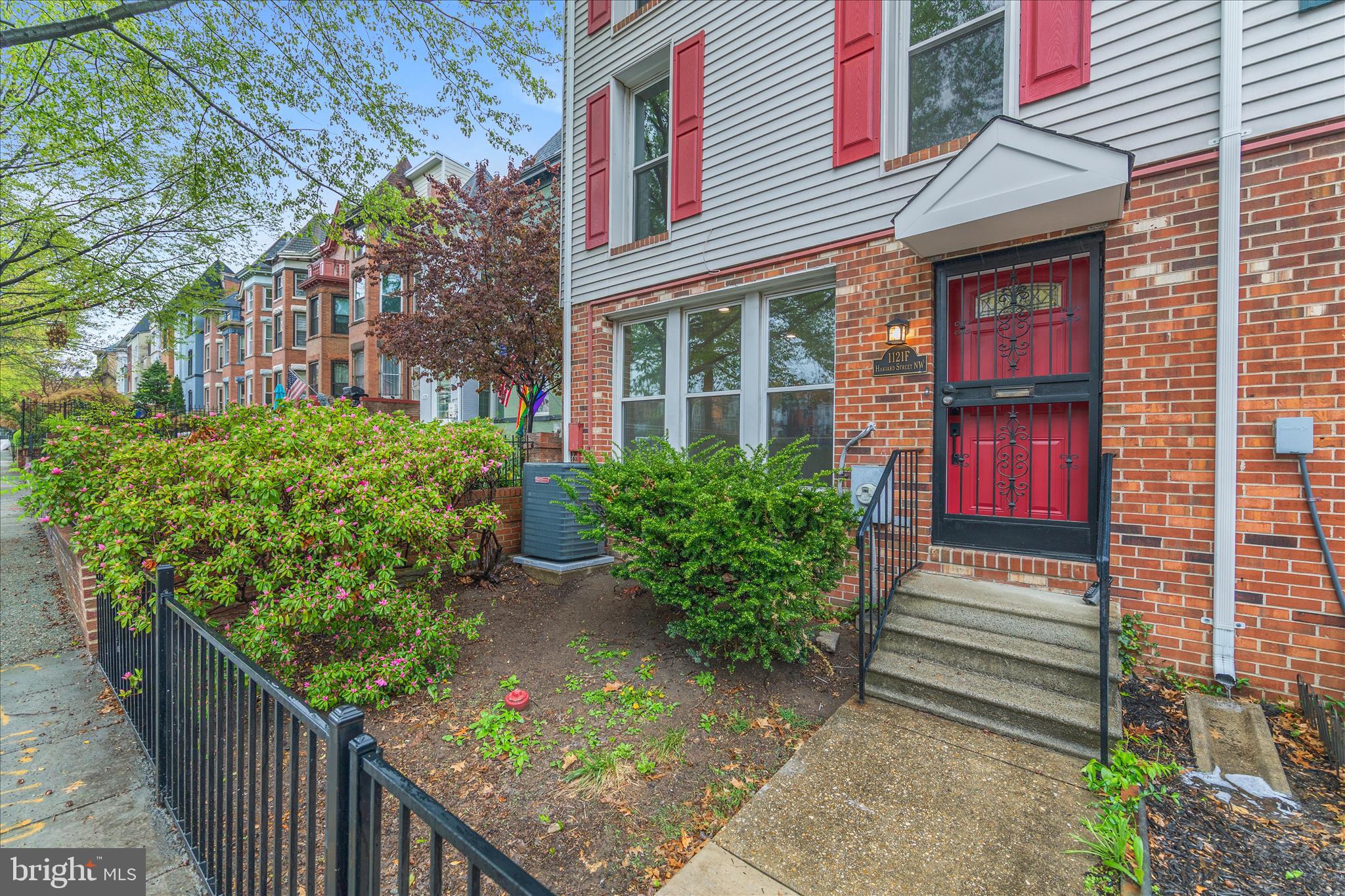 1121 HARVARD STREET NW F