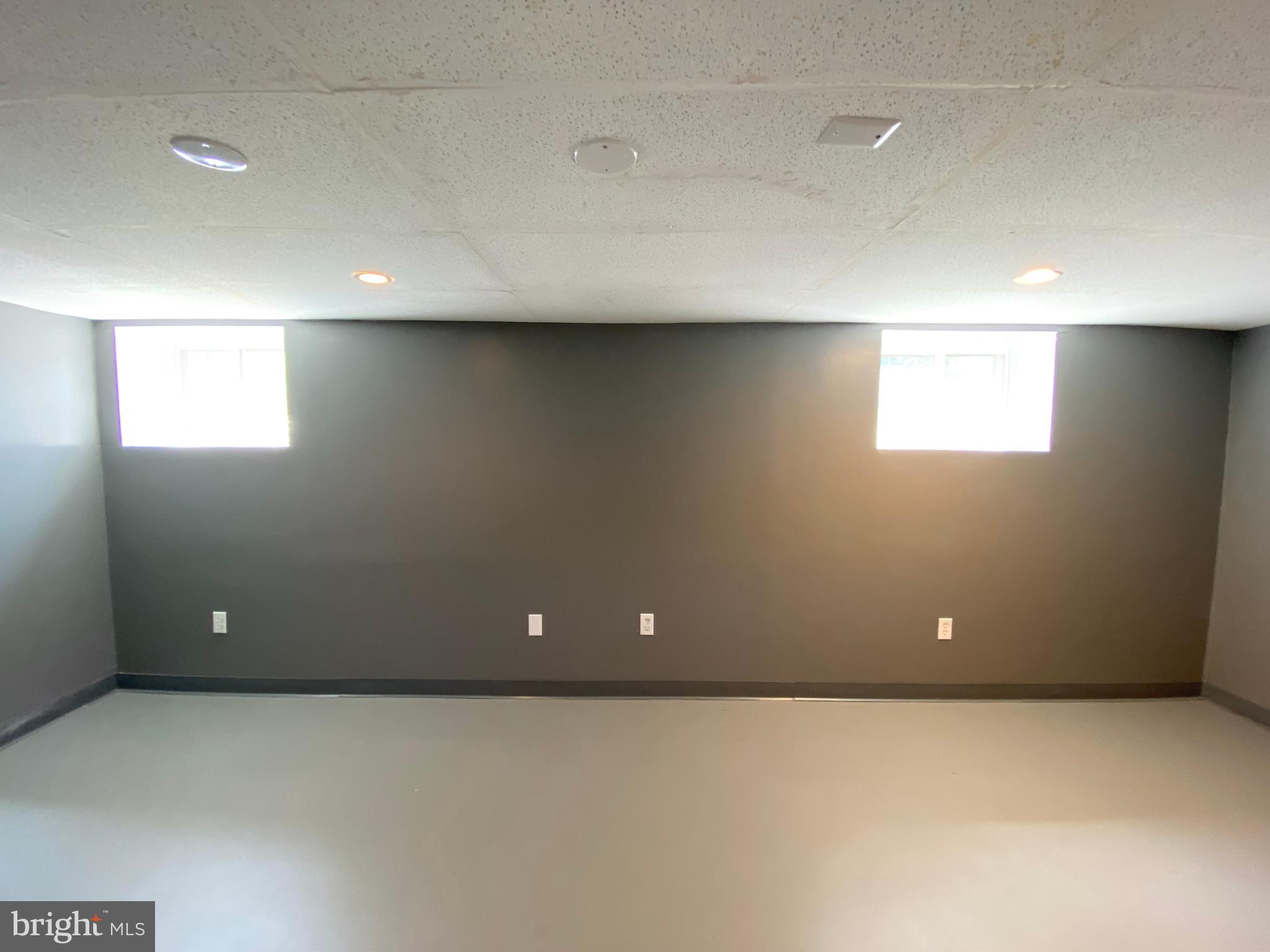 ROCK SPRINGS - Residential Lease