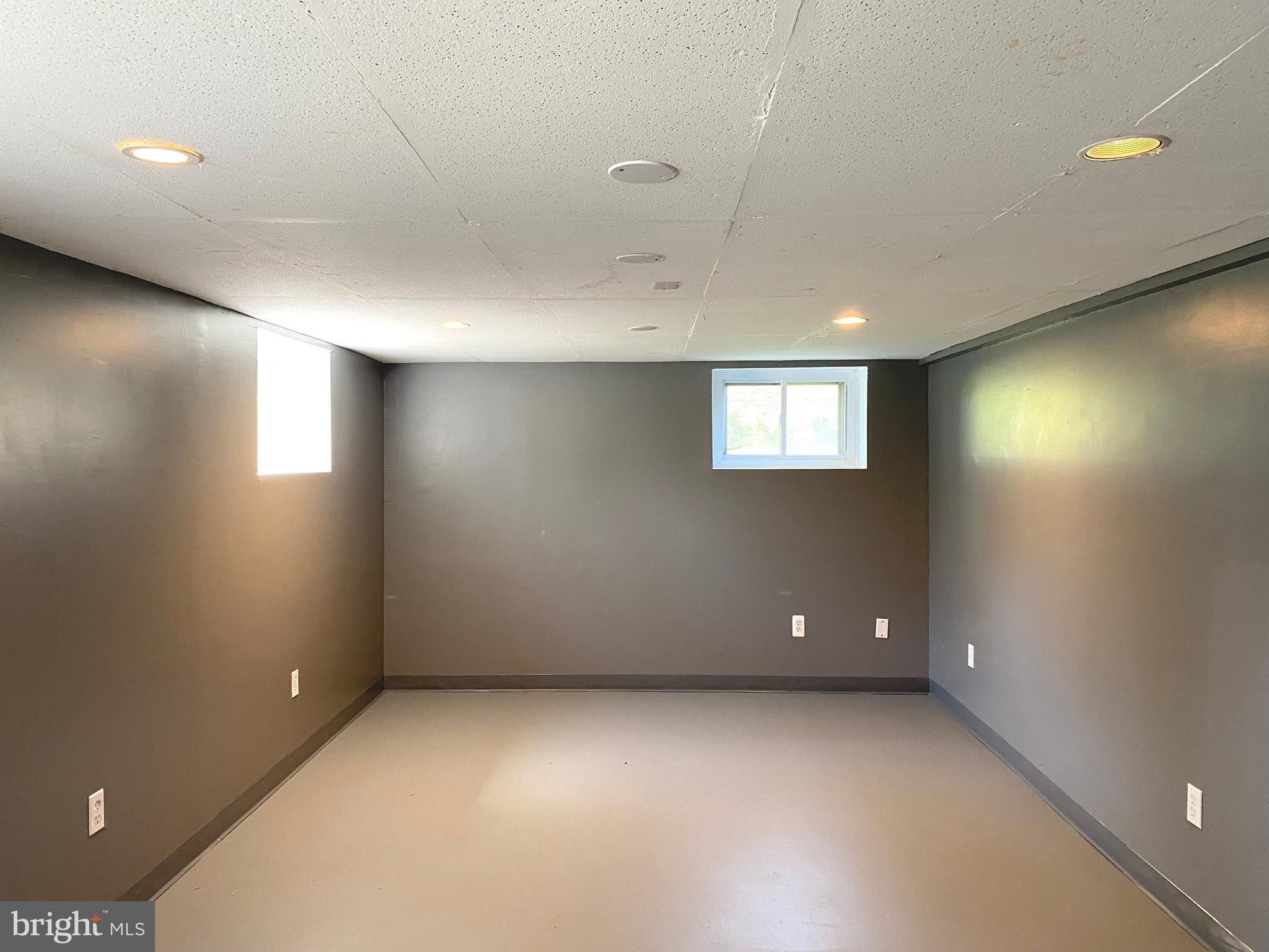 ROCK SPRINGS - Residential Lease