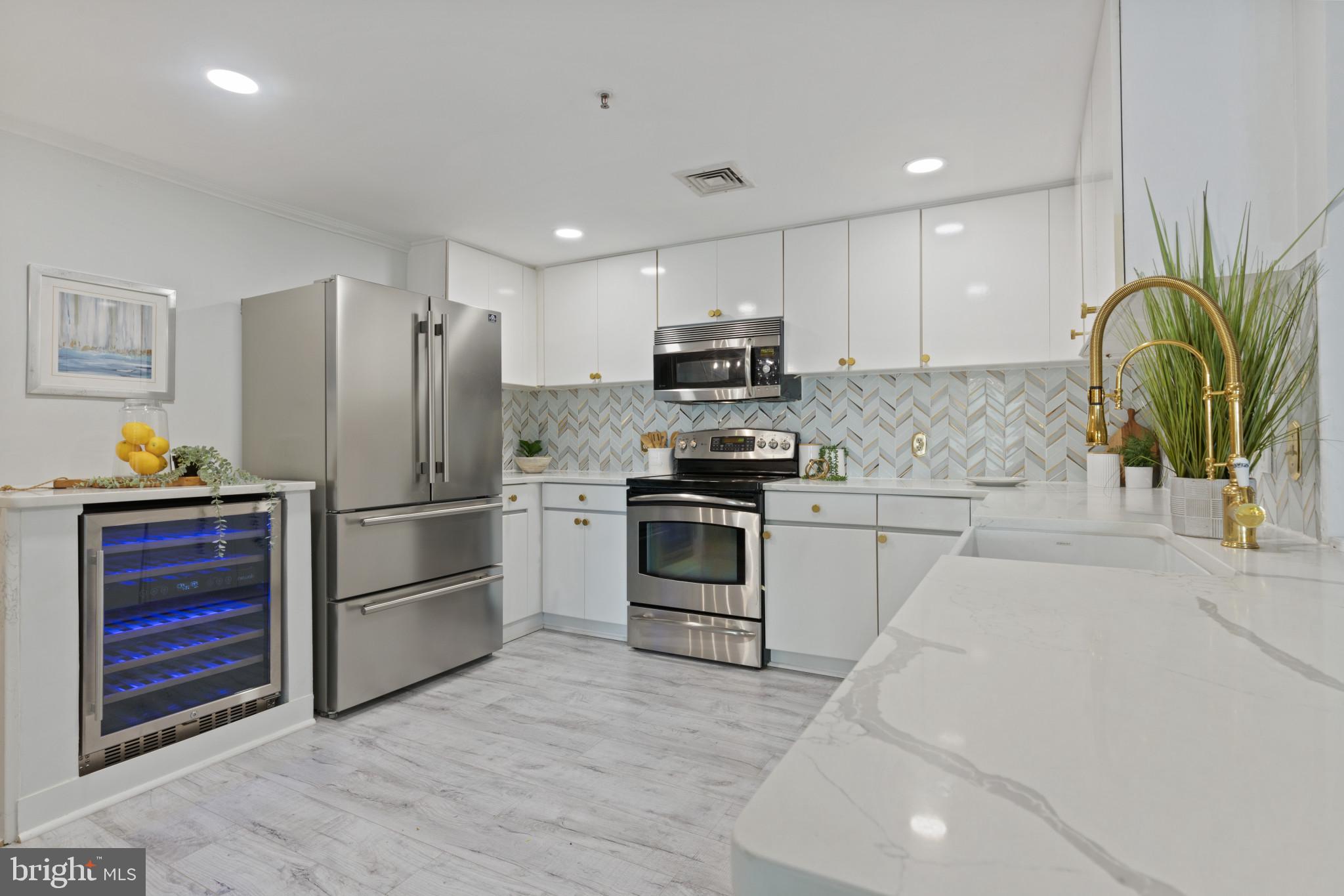 HARBOR EAST - Residential Lease