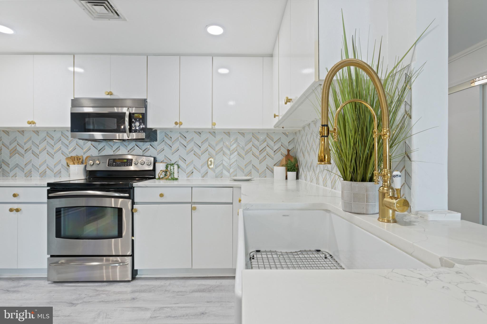 HARBOR EAST - Residential Lease