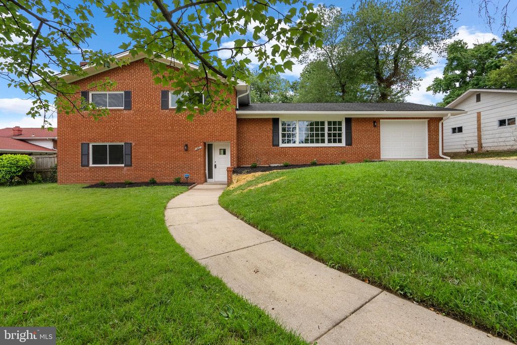 Photo of 5509 Windsor Drive, TEMPLE HILLS, MD 20748 (MLS # MDPG2180900)