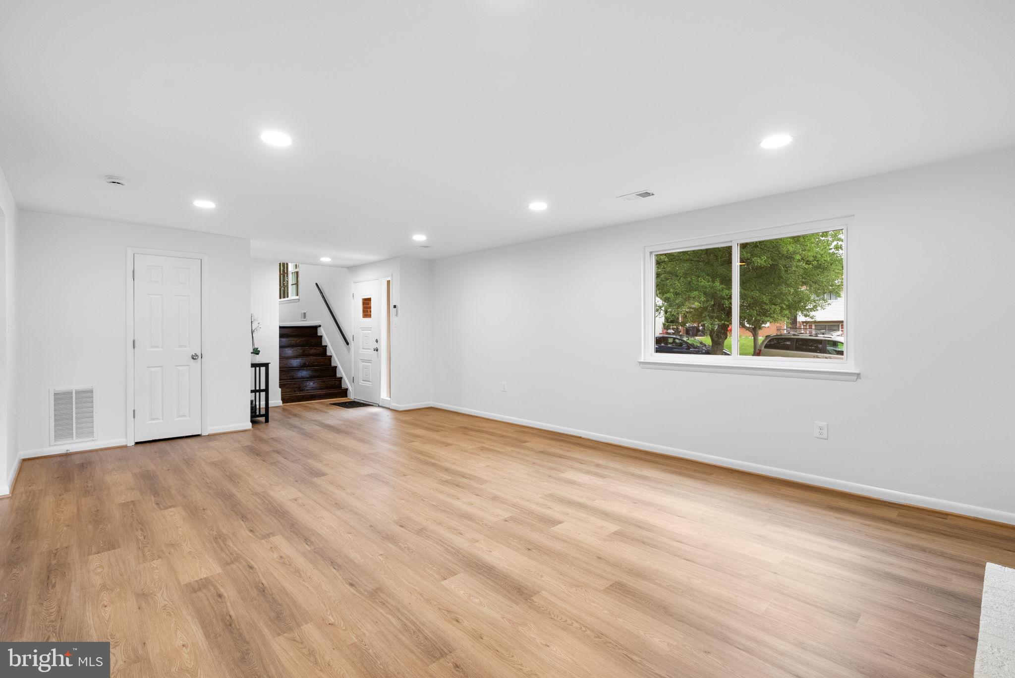 WESTCHESTER ESTATES - Residential