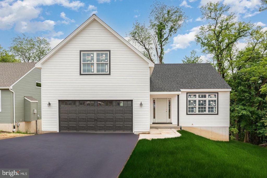 Photo of 467 Kelker St, OBERLIN, PA 17113 (MLS # PADA2027090)