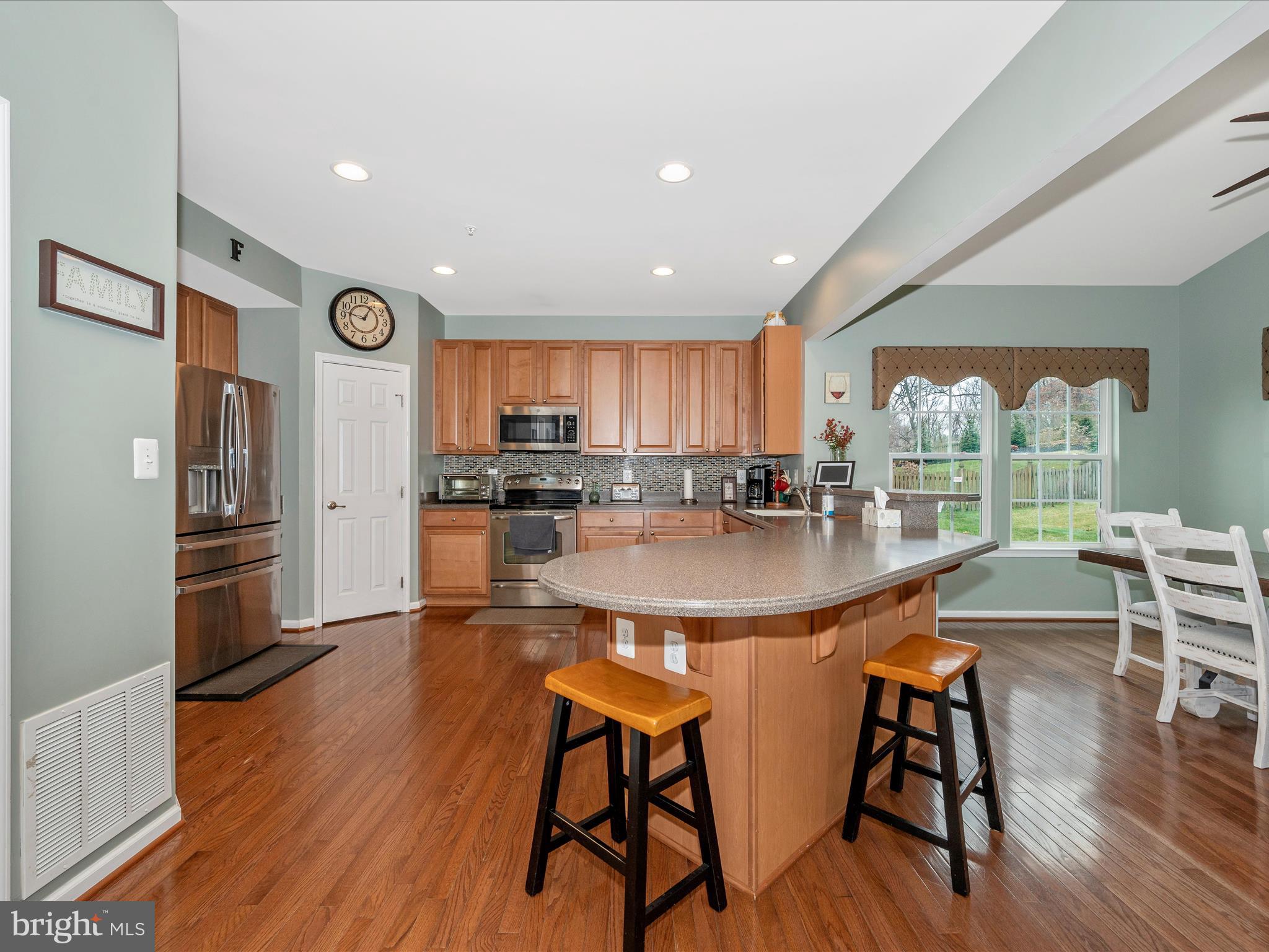 OAK CREEK - Residential