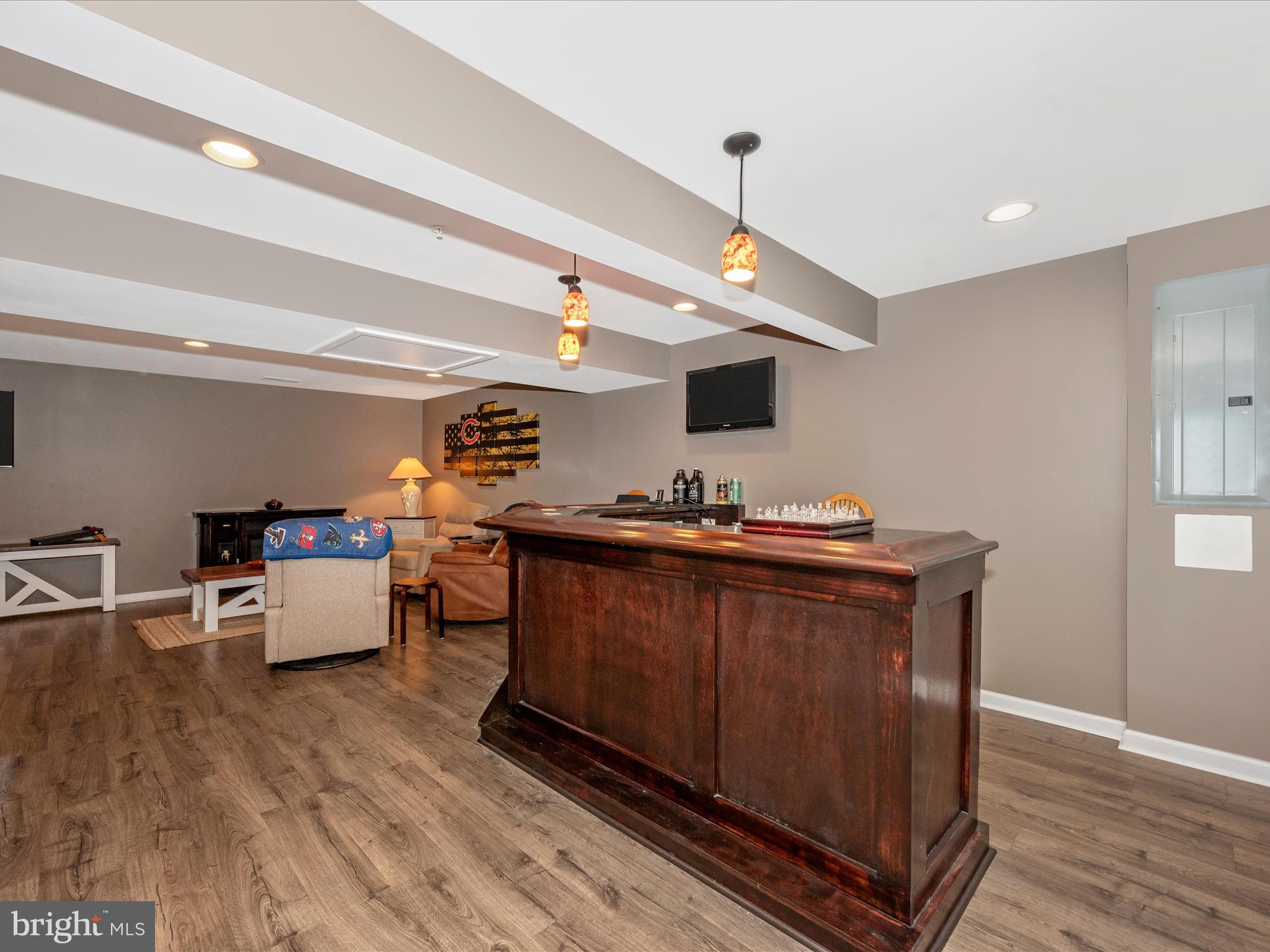 OAK CREEK - Residential