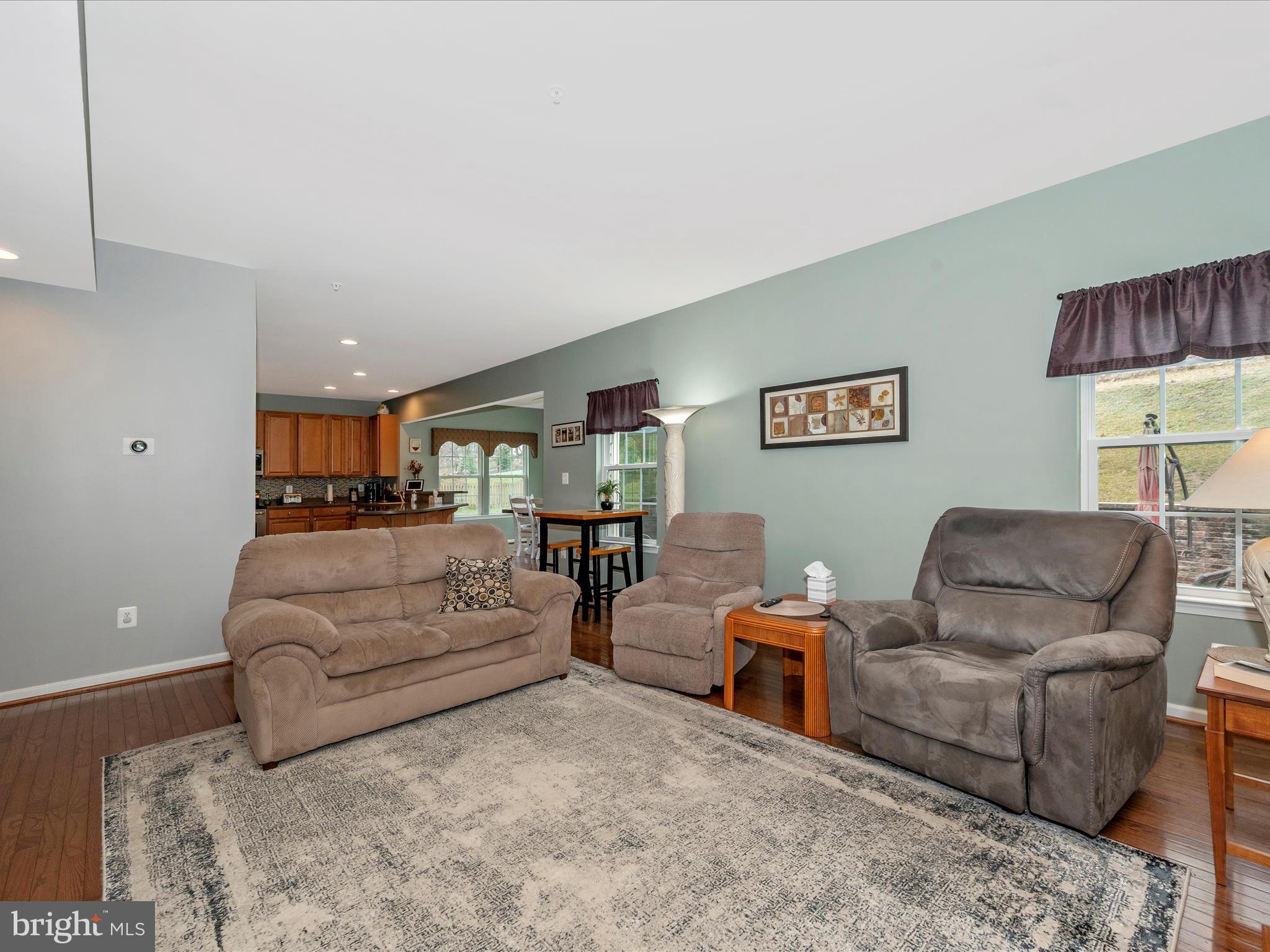 OAK CREEK - Residential