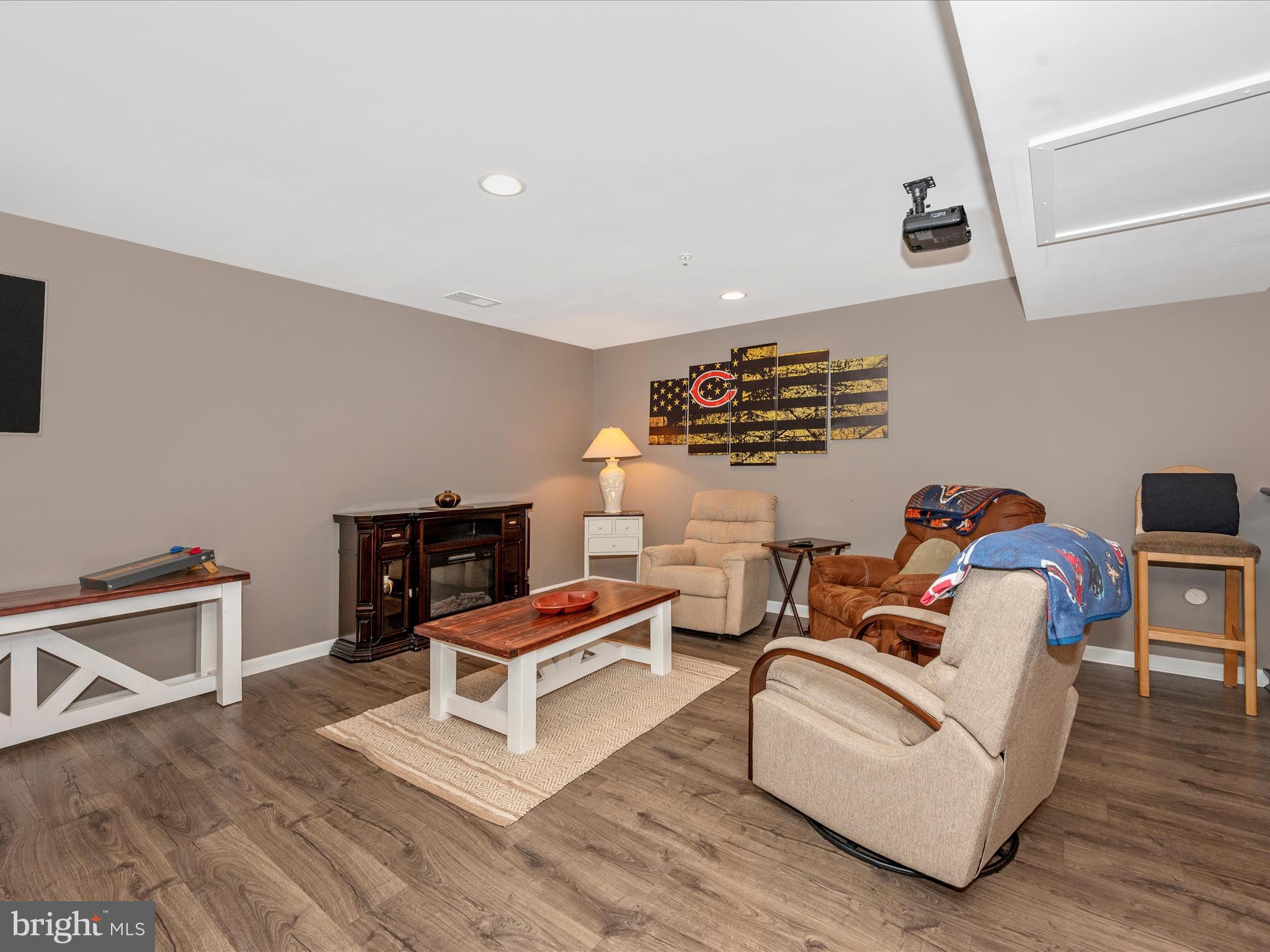 OAK CREEK - Residential