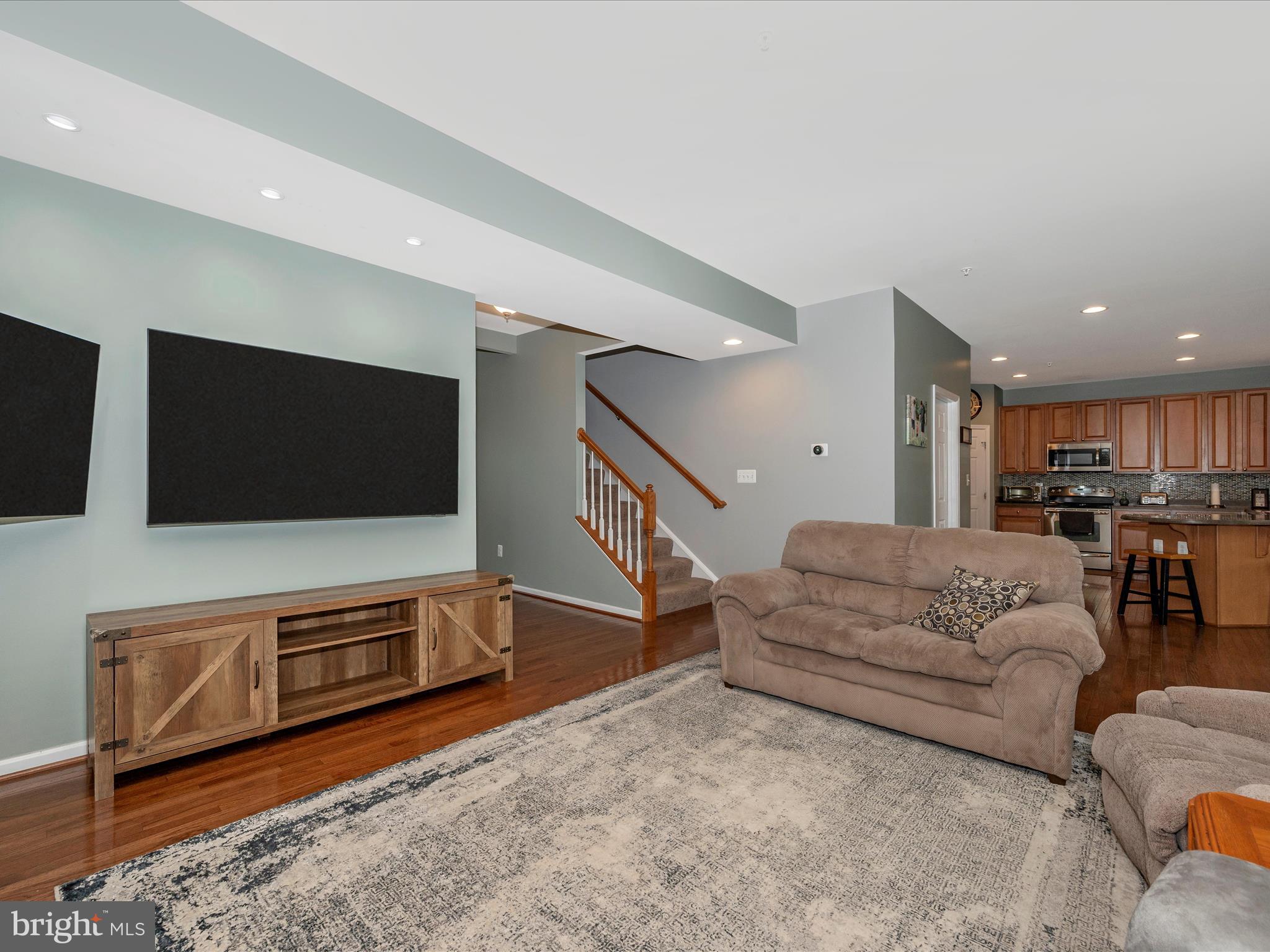 OAK CREEK - Residential