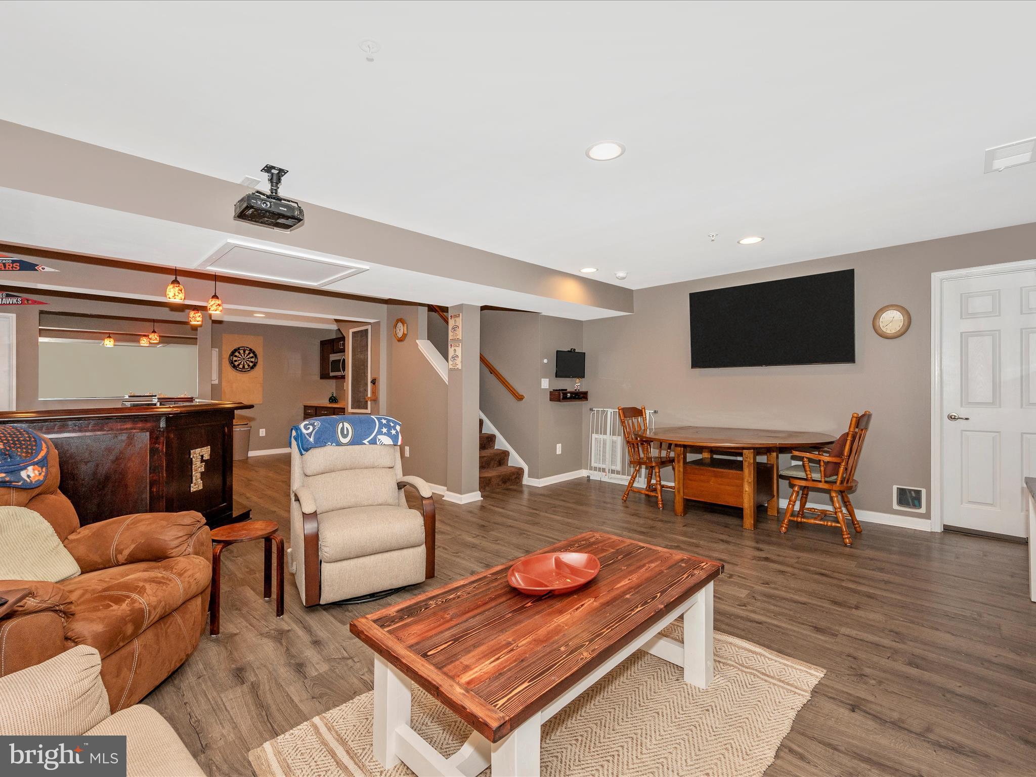 OAK CREEK - Residential