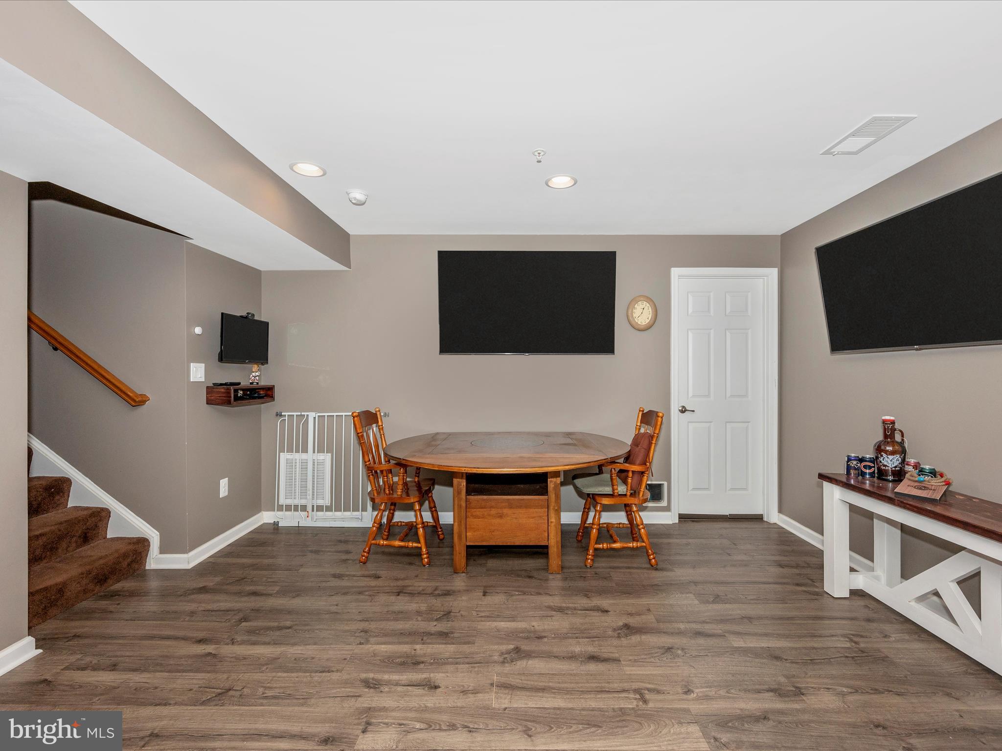 OAK CREEK - Residential