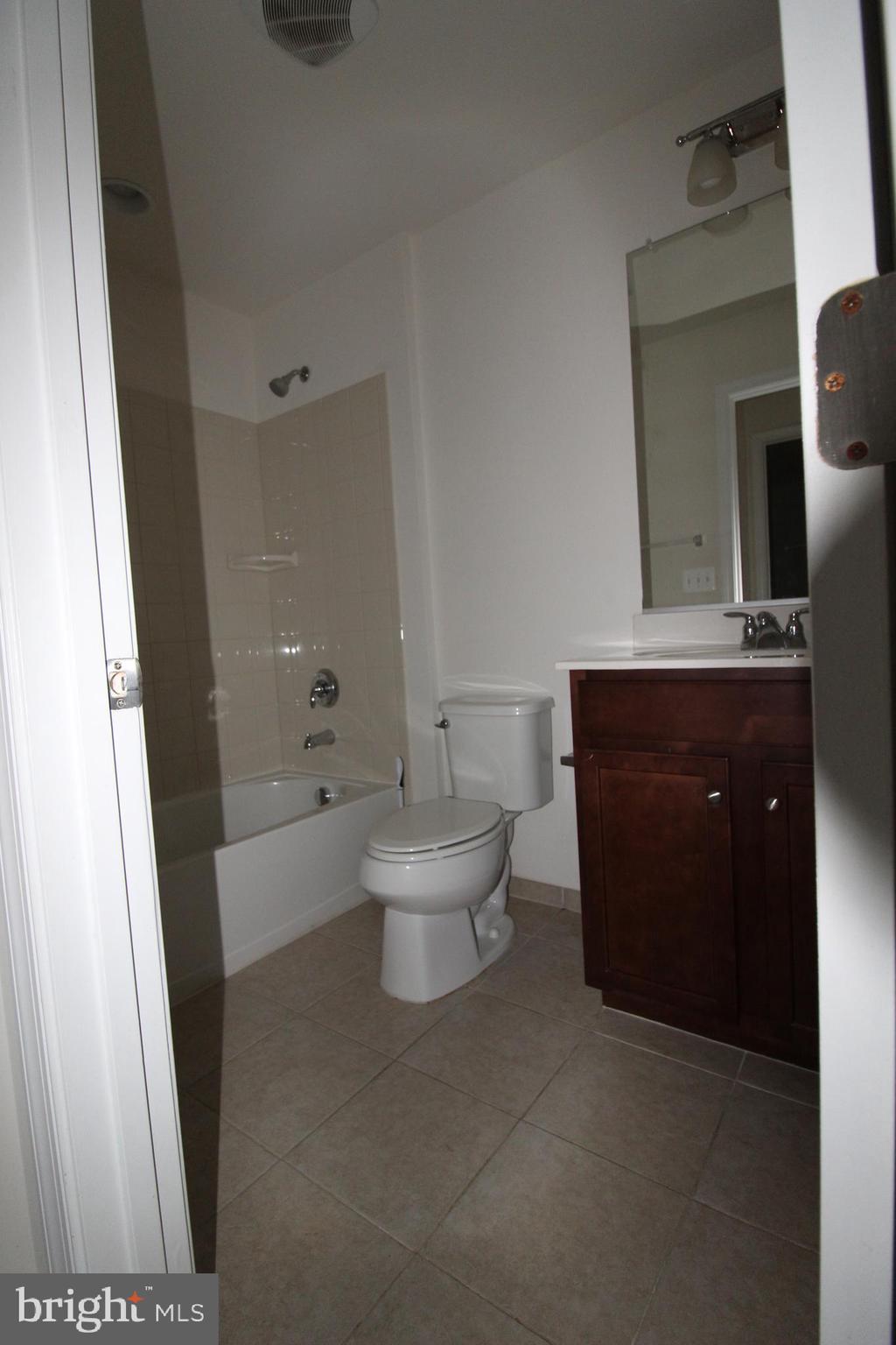 EASTVIEW AT STONE RIDGE - Residential Lease