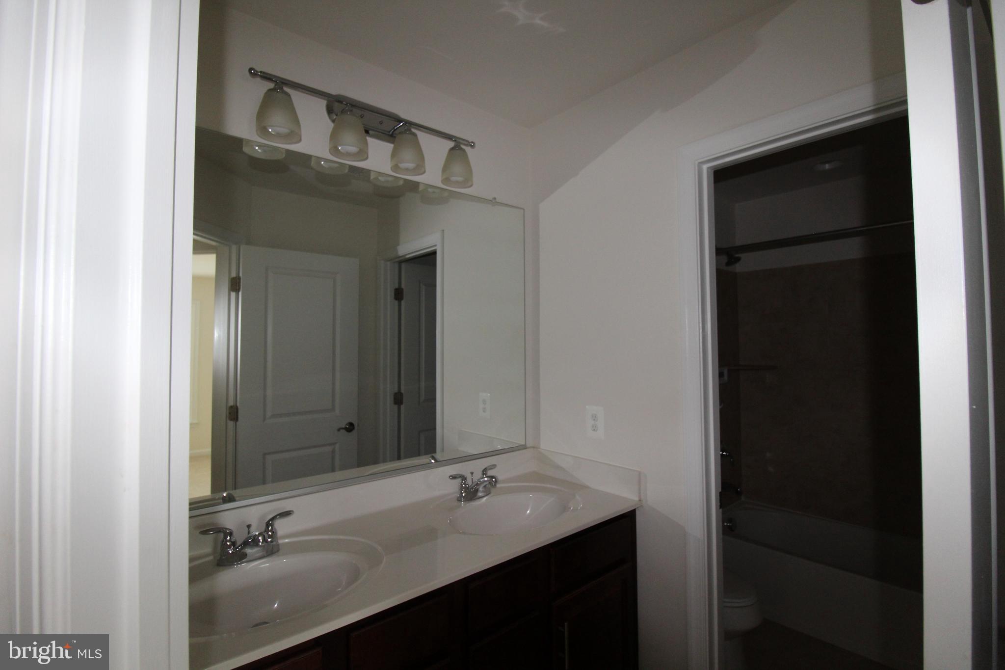 EASTVIEW AT STONE RIDGE - Residential Lease