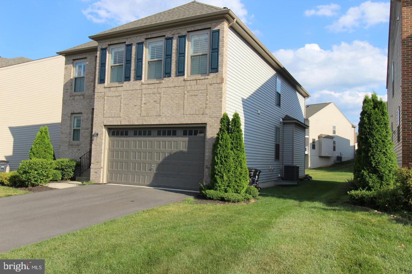 EASTVIEW AT STONE RIDGE - Residential Lease