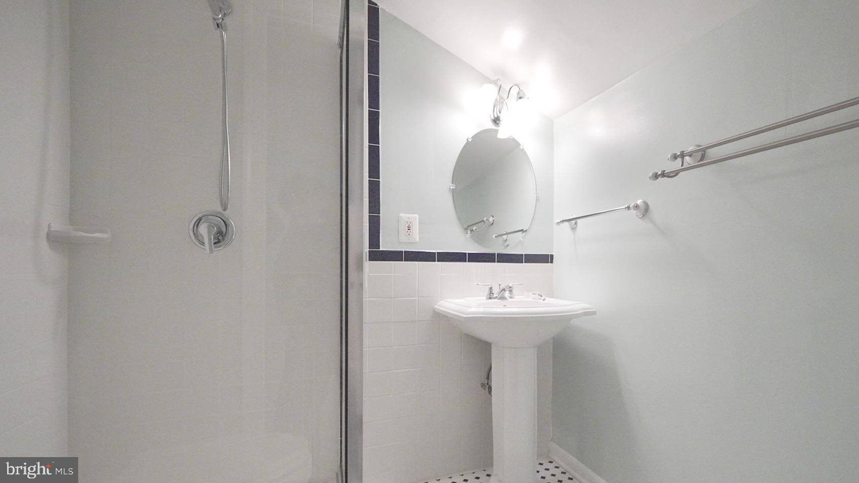 LINCOLNIA - Residential