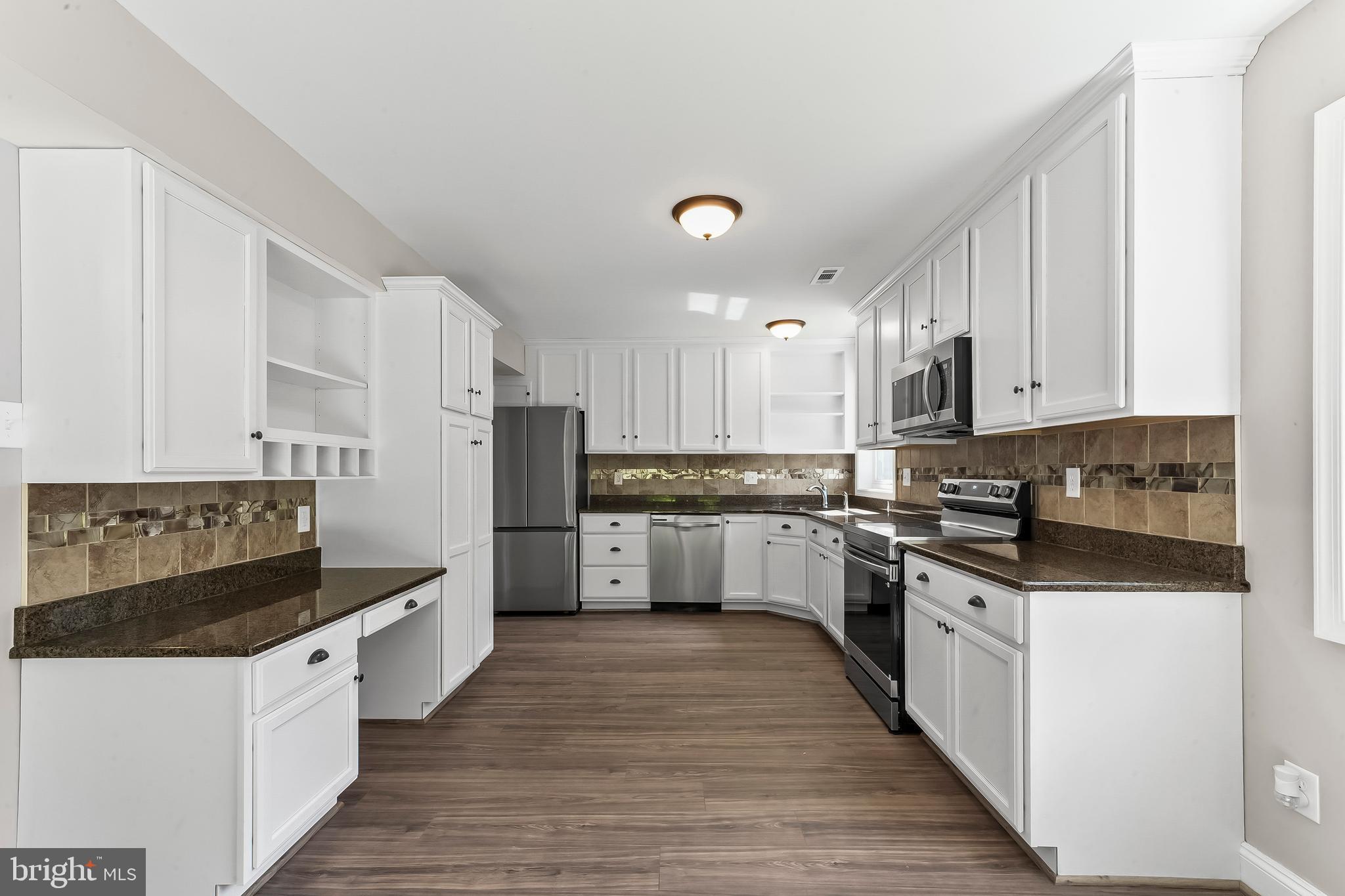 WRANGLE HILL ESTATES - Residential