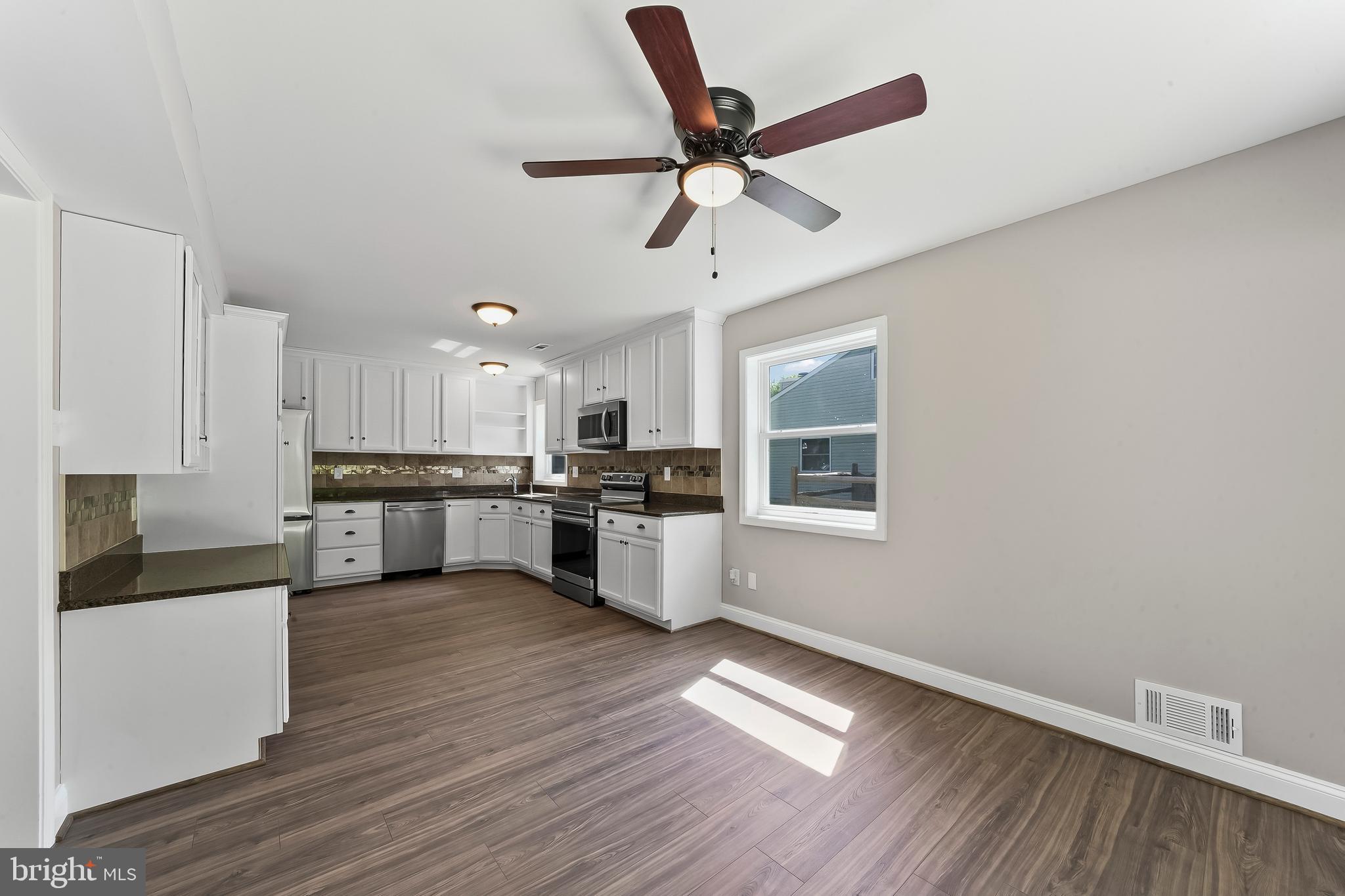 WRANGLE HILL ESTATES - Residential