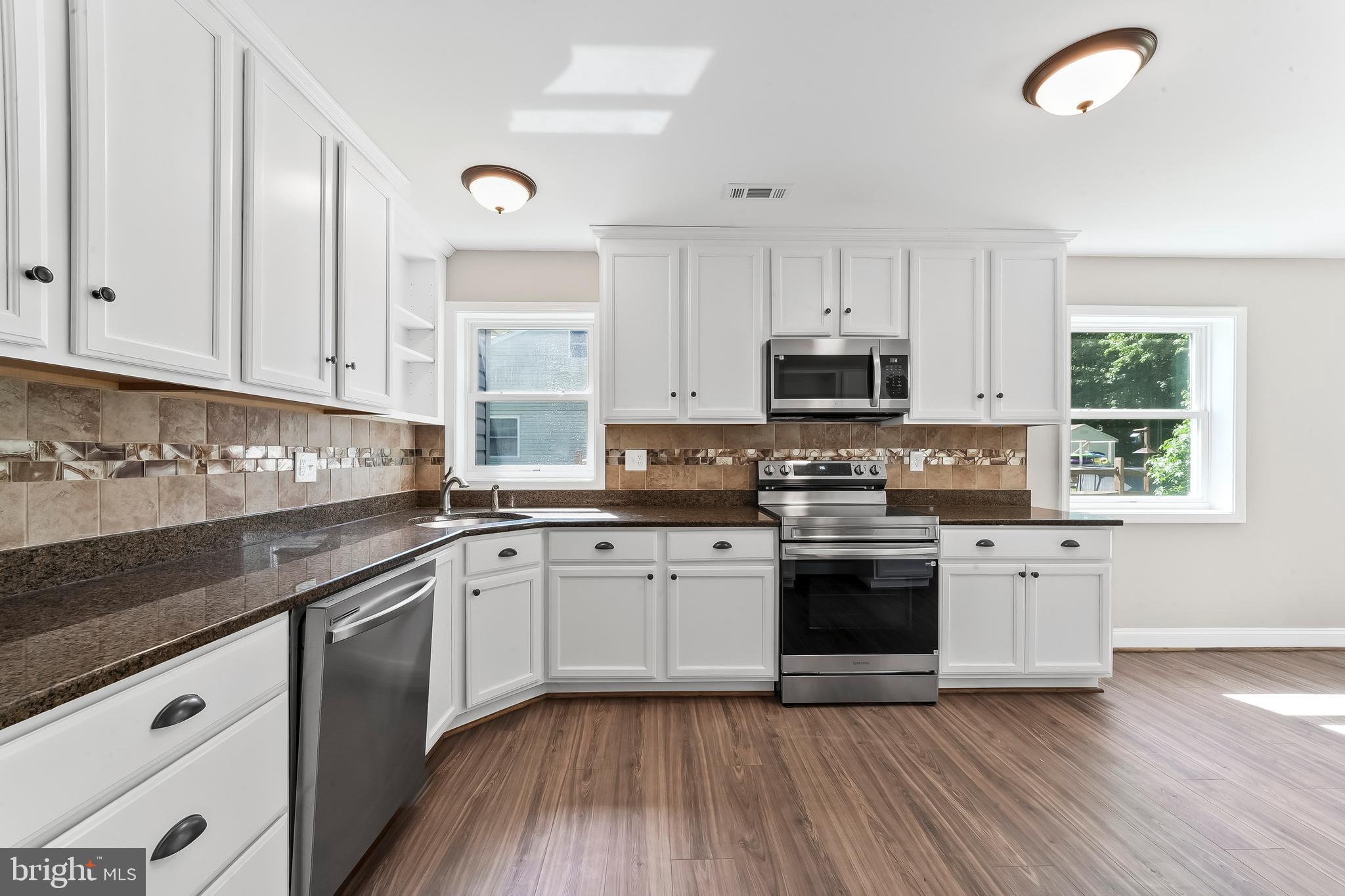 WRANGLE HILL ESTATES - Residential